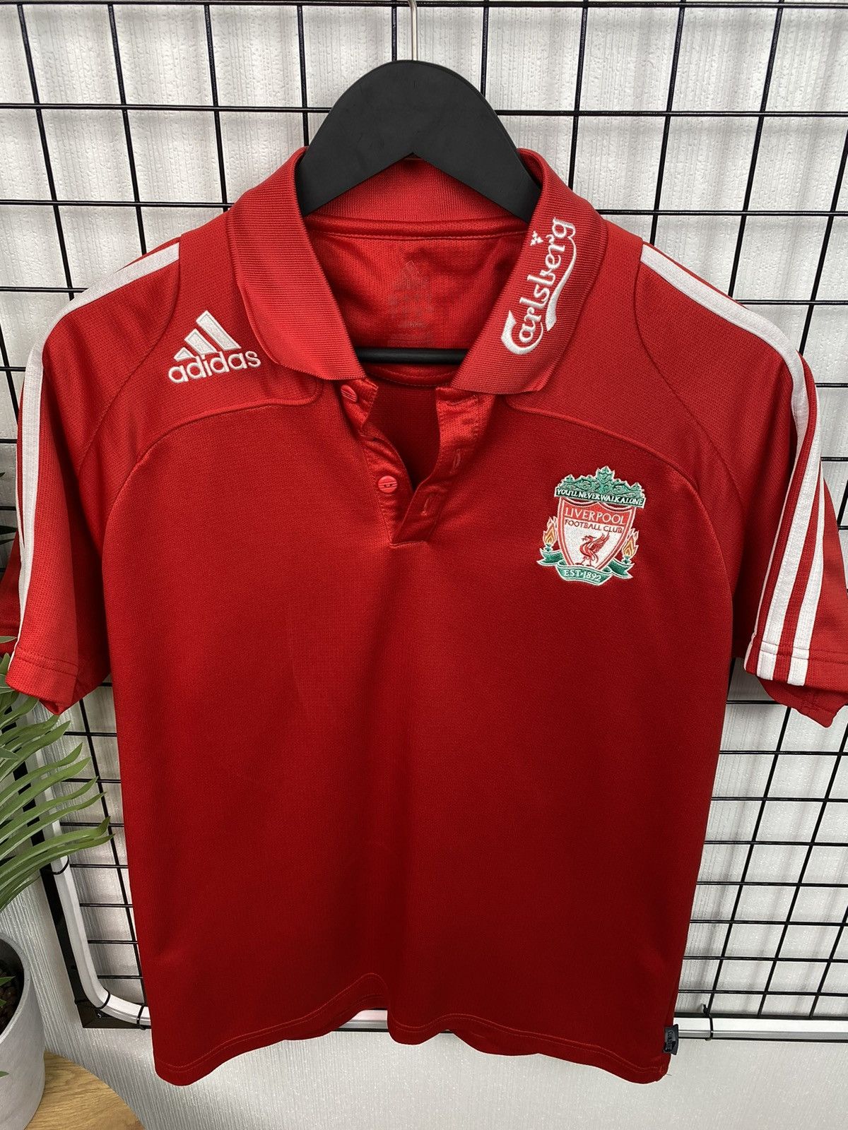 Vintage Adidas 2008 Liverpool Red Carlsberg Polo TShirt Soccer Men M Size US M / EU 48-50 / 2 - 4 Thumbnail