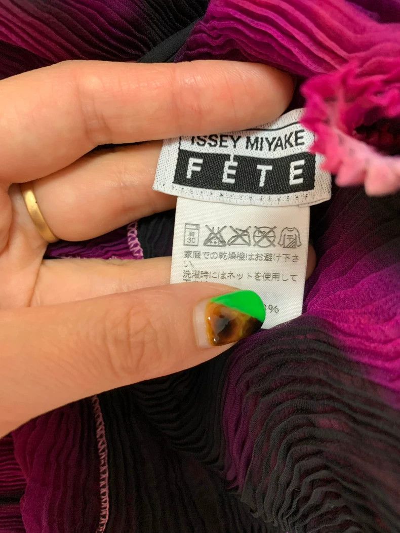 Issey Miyake Issey Miyake Ink-wash rose red pleated top Size M / US 6-8 / IT 42-44 - 5 Thumbnail