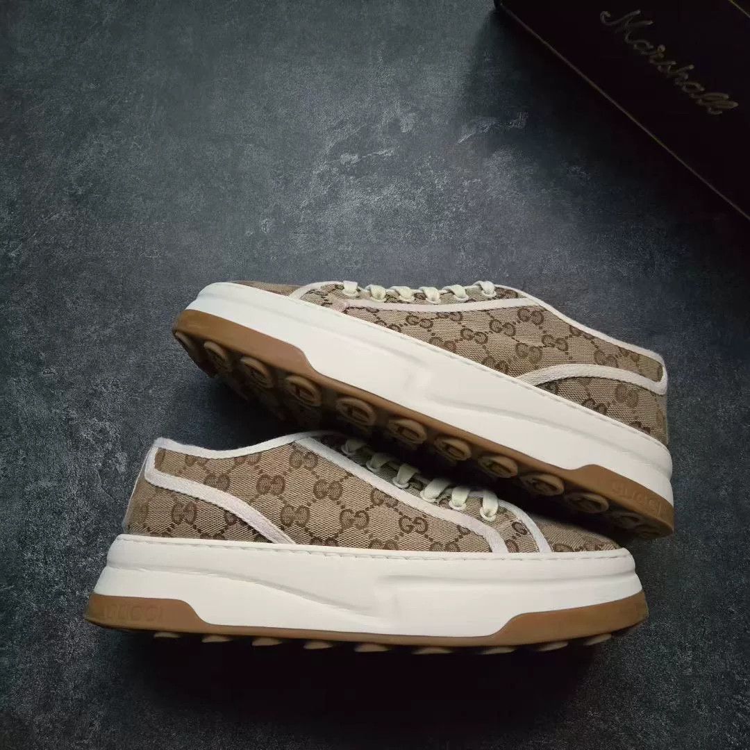 Gucci Gucci White Lowtop Sneakers 42 Men Size US 9 / EU 42 - 1 Thumbnail