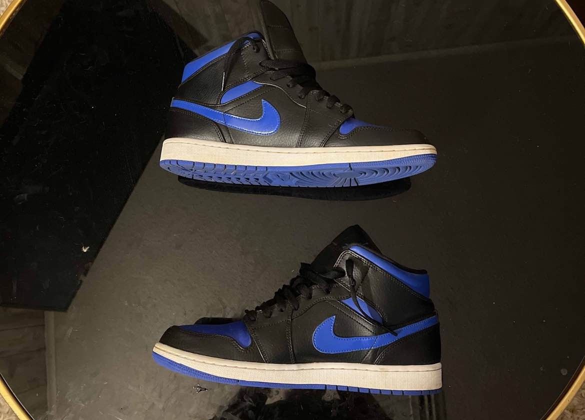 Jordan Brand × Nike Jordan 1 mid “Black Hyper Royal” Size US 11 / EU 44 - 1 Thumbnail