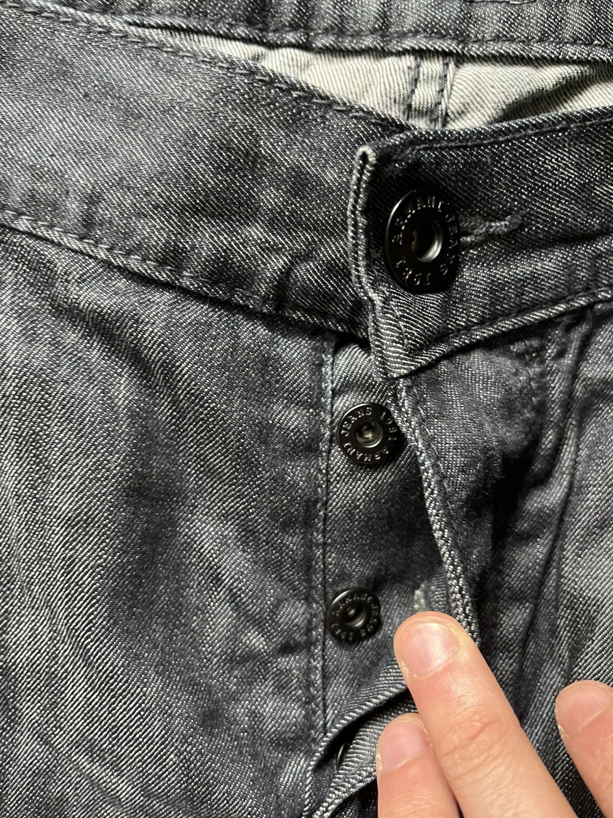 Giorgio Armani Vintage Black Giorgio Armani Metal Logo Denim Jeans Y2K USA Size US 38 / EU 54 - 13 Thumbnail