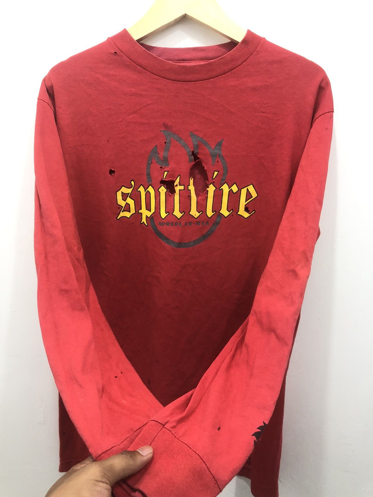 Santa Cruz Skateboards × Shorty's Skateboards × Spitfire Distressed Spit Fire Big Logo LongSleeve Tshirt Tee Size US L / EU 52-54 / 3 - 2 Thumbnail