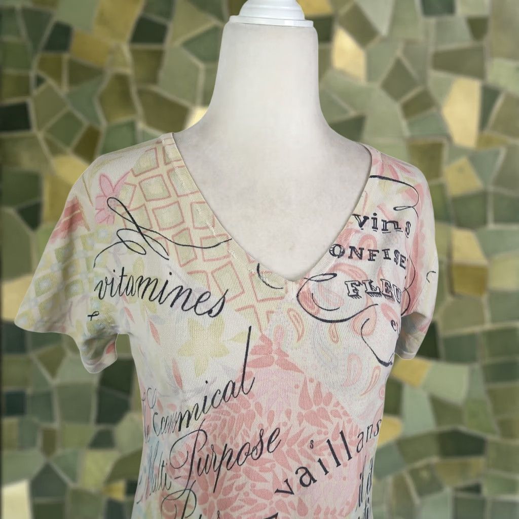 Vintage VINTAGE Mark Richards Cream French Word Graphic V-Neck Tee XL Women Short Sleeve Silk Spandex T-Shirt Size XL / US 12-14 / IT 48-50 - 1 Thumbnail