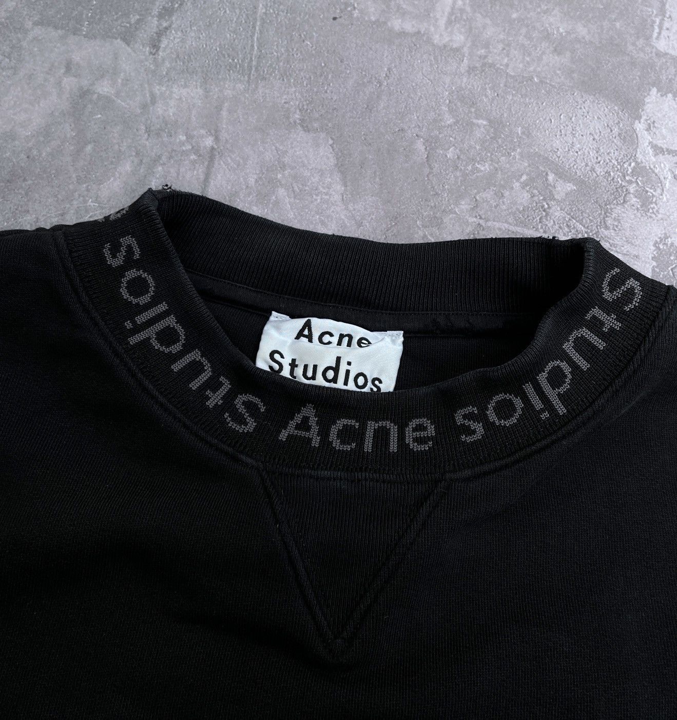 Acne Studios × Designer 🔥ACNE STUDIOS FLOGHO LOGO NECK DISTRESSED SWEATSHIRT Size US M / EU 48-50 / 2 - 5 Thumbnail