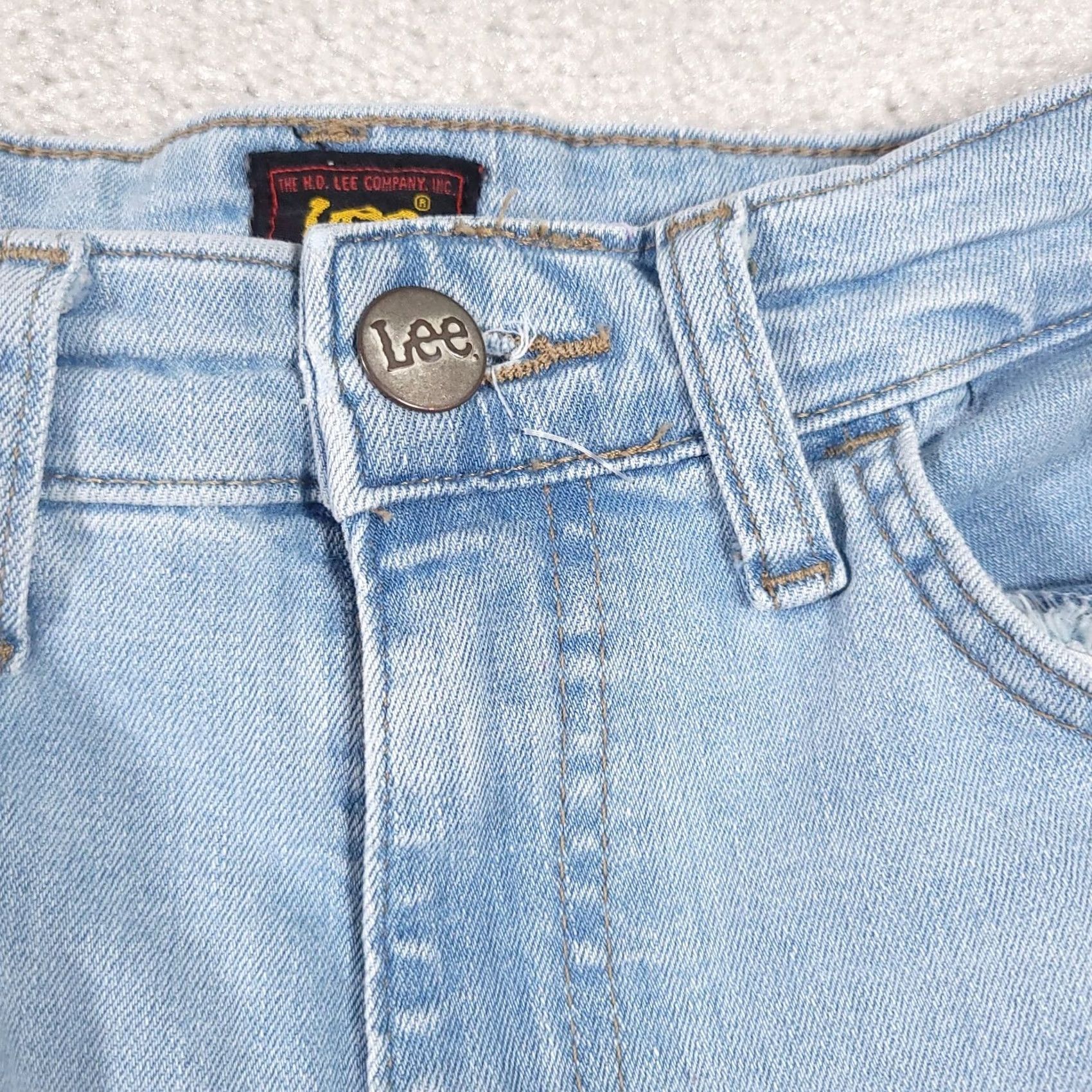 Lee Lee Jeans Women's 8 M Light Wash Stretch Mid Rise Denim Capri Crop 26.5" Raw Hem Jeans Size 30" / US 8 / IT 44 - 6 Thumbnail