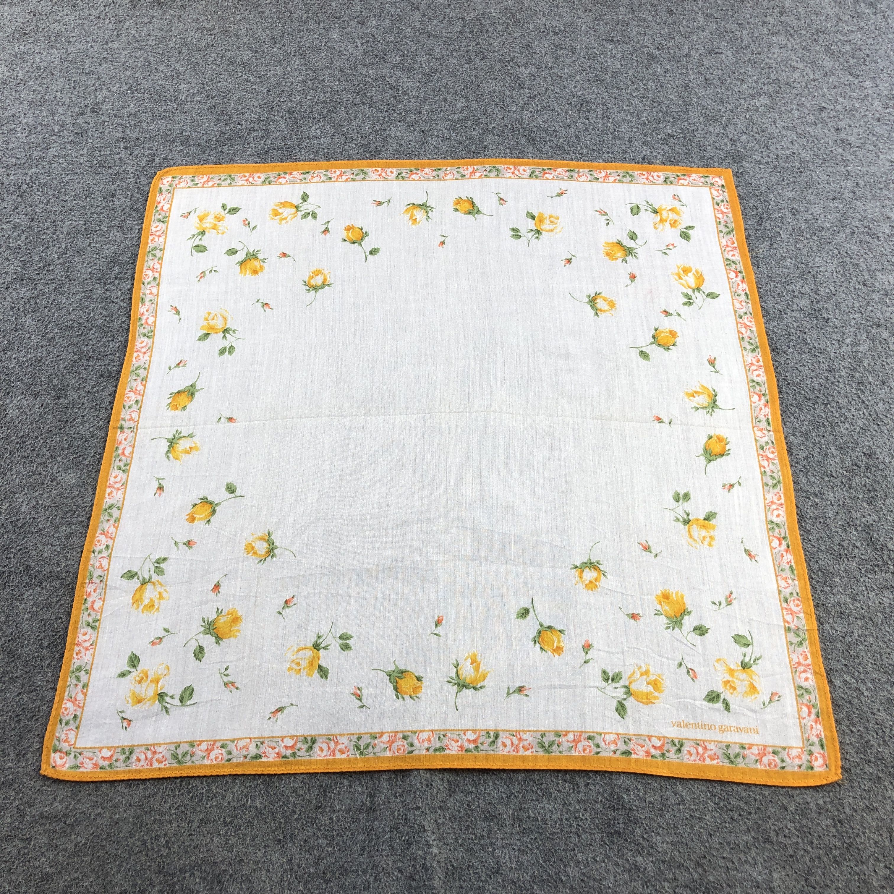 Vintage Valentino Garavani Handkerchief Neckerchief Bandana H2671 Size ONE SIZE - 2 Thumbnail