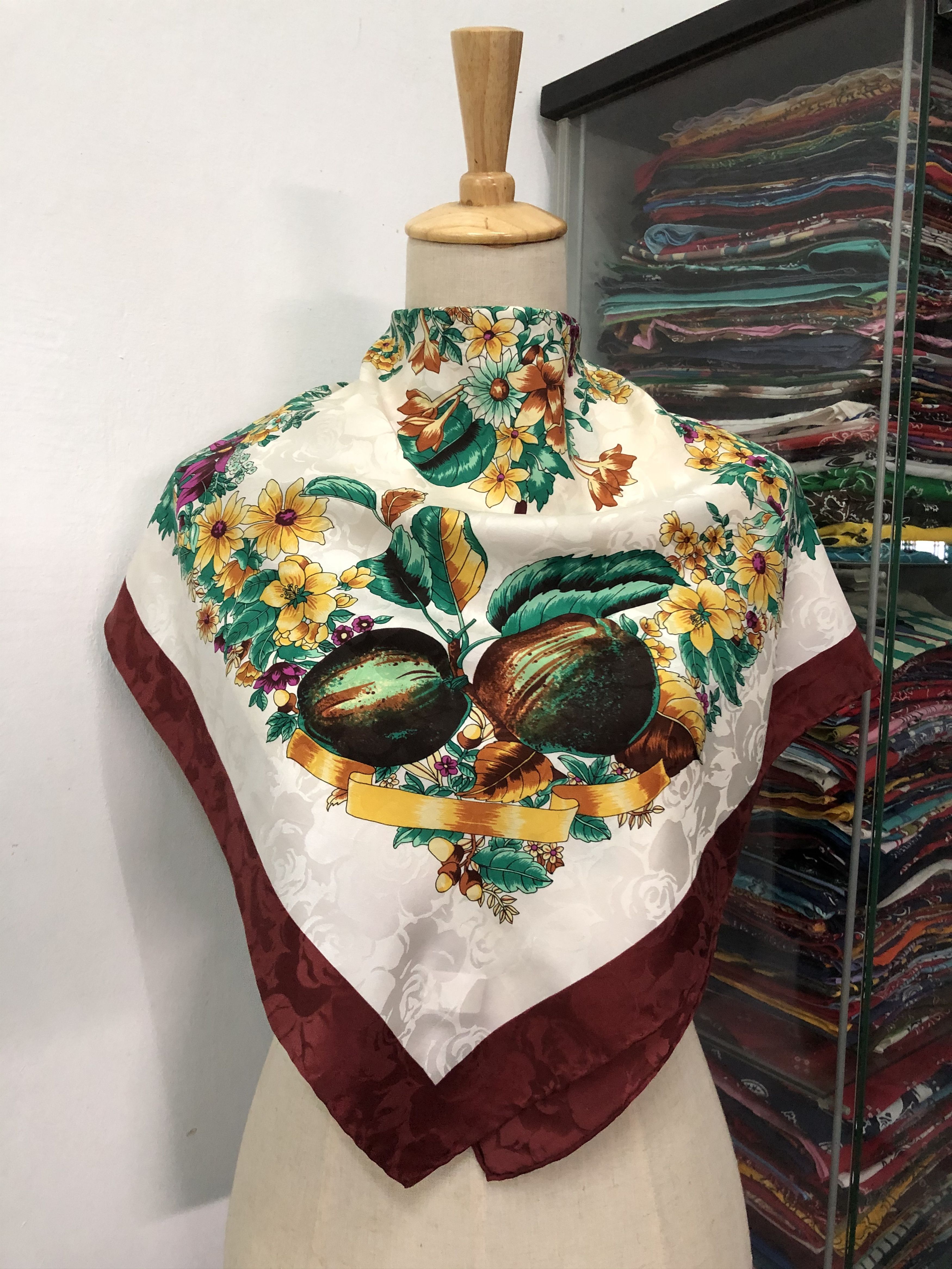 Vintage Vintage Silk Scarf Size ONE SIZE - 1 Thumbnail