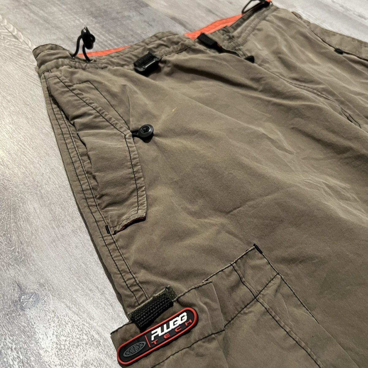 Vintage VTG Plugg Tech Nylon Cargo Shorts Extra Baggy Brown Skater Size US 30 / EU 46 - 3 Thumbnail