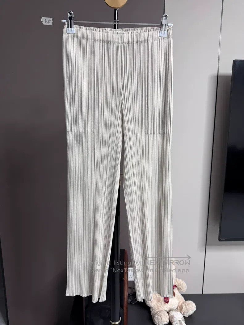 Issey Miyake Issey Miyake size:0 Basic Pleated Straight Trousers Size 23" - 1 Thumbnail