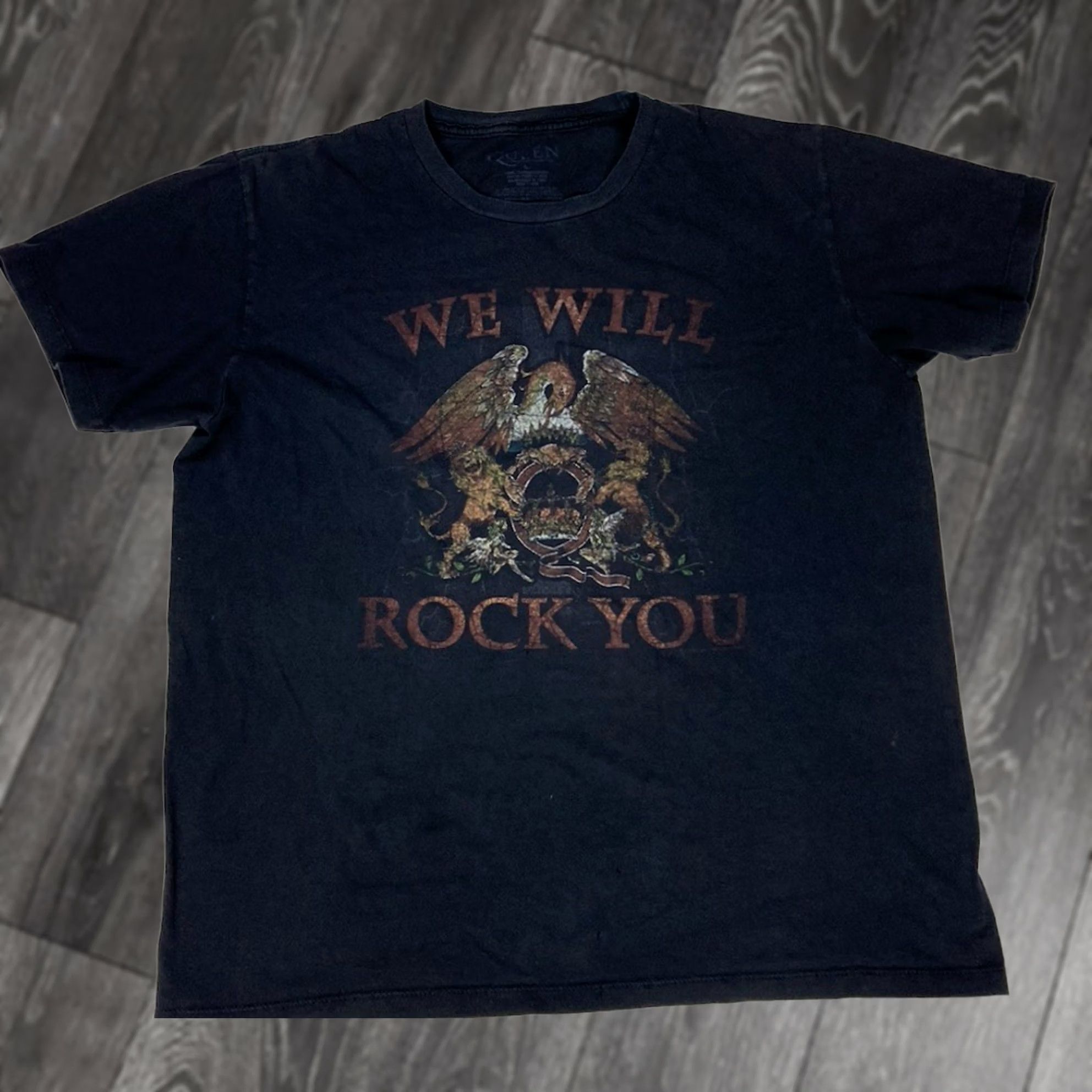 Vintage VINTAGE Queen We Will Rock You Graphic T-shirt Women L Black Music Size L / US 10 / IT 46 - 1 Thumbnail