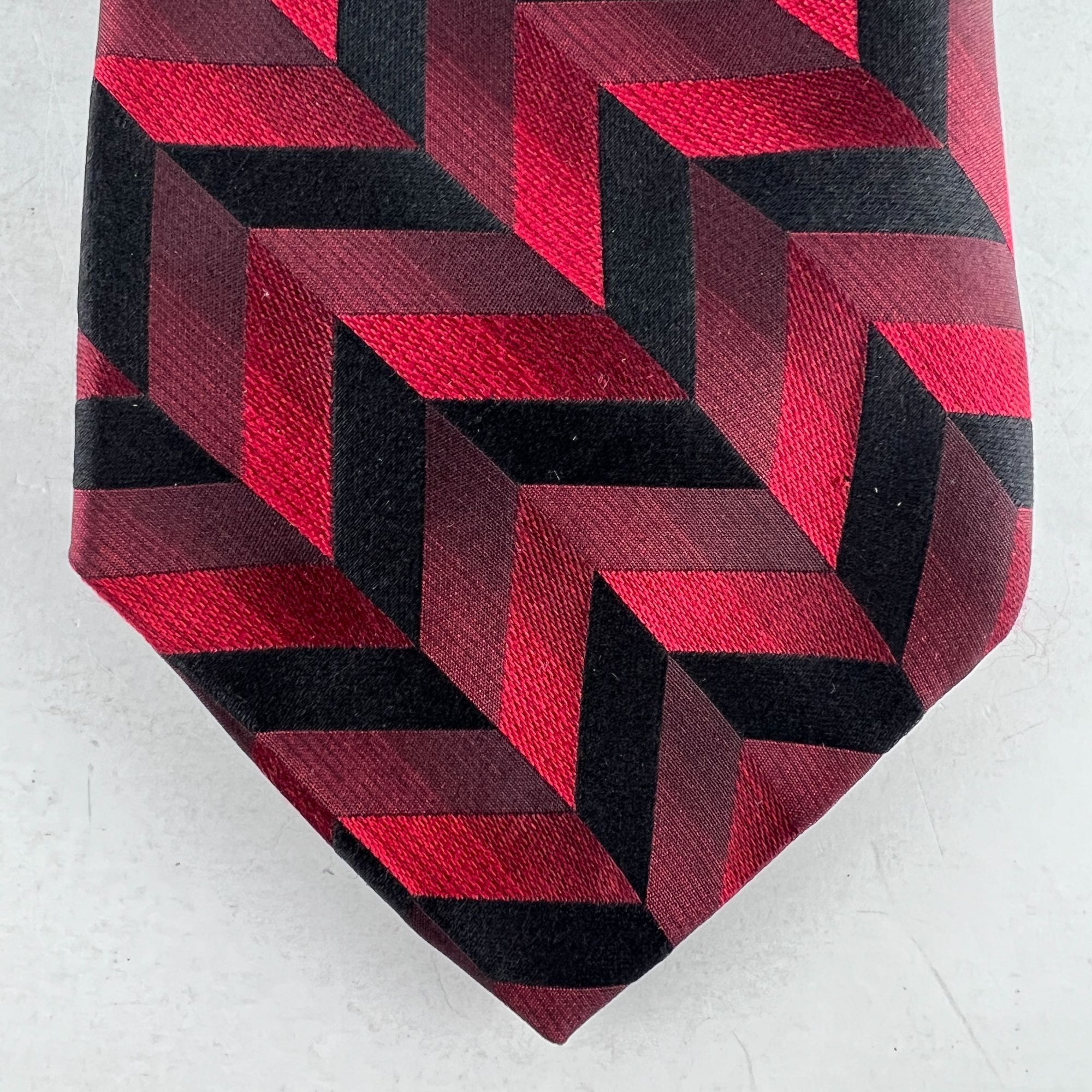 Arrow Arrow Red Geometric Necktie Tie 100% Imported Silk Size ONE SIZE - 3 Thumbnail