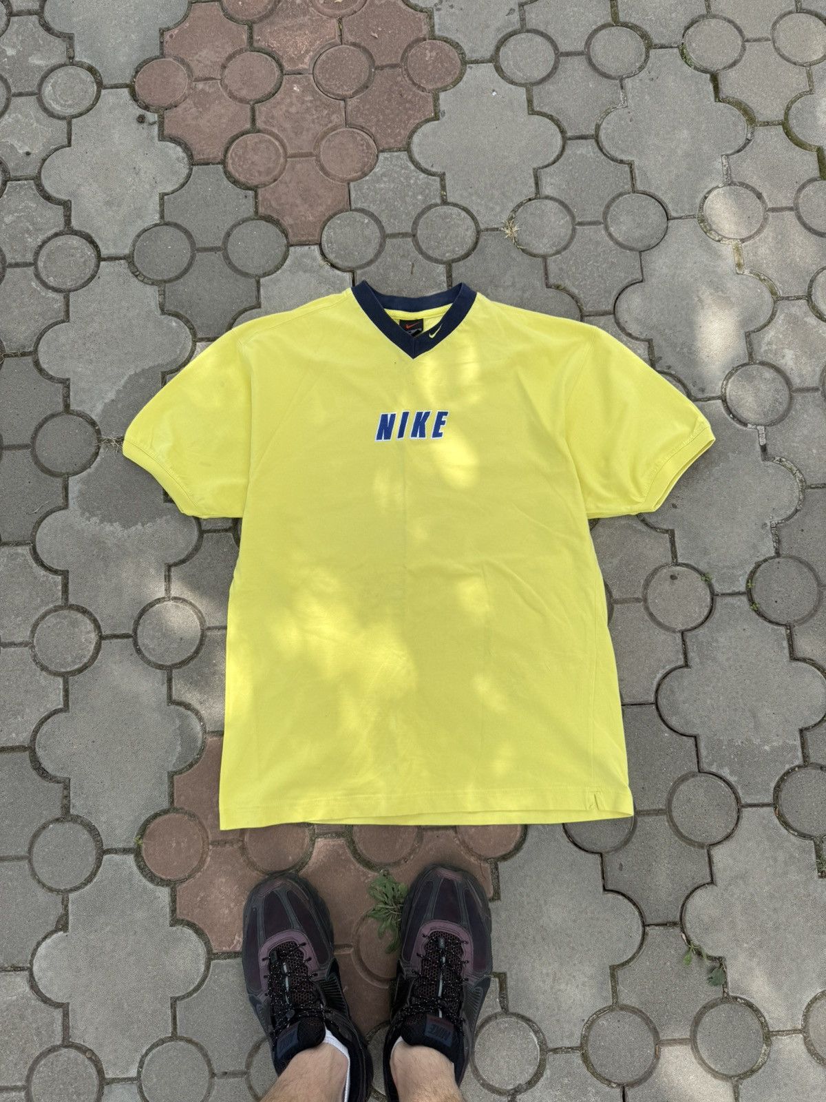 Nike Vintage Nike Spell Out Center Logo Tee Shirt Size US M / EU 48-50 / 2 - 2 Thumbnail