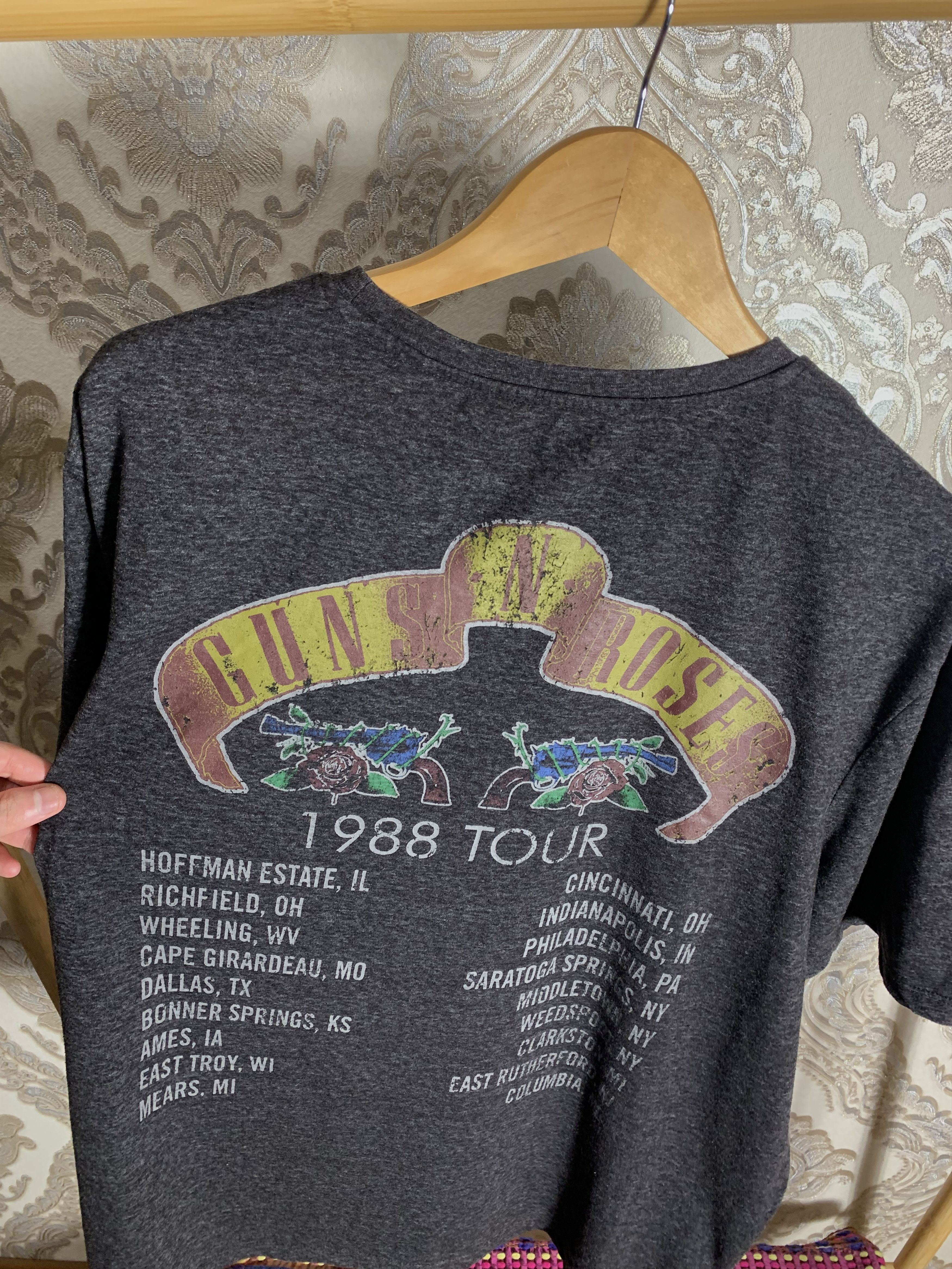 Band Tees VINTAGE GUNS N ROSES WORLD TOUR ROCK T-SHIRT METAL RETRO 90s Size US XXL / EU 58 / 5 - 5 Thumbnail