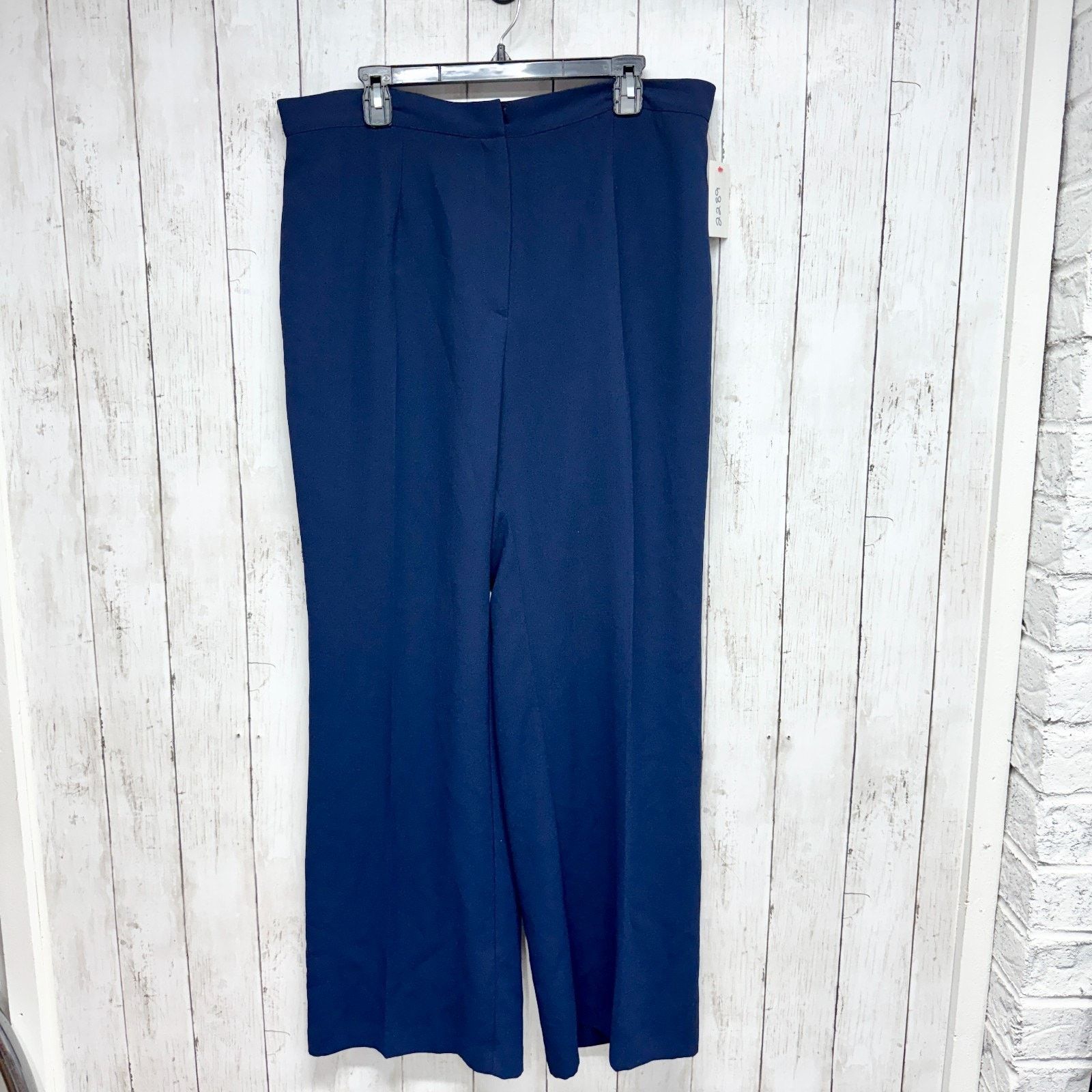 Other Connie Howard Pants Size 18 Navy Blue Pleated Front Trousers Size 40" / US 18 - 1 Thumbnail