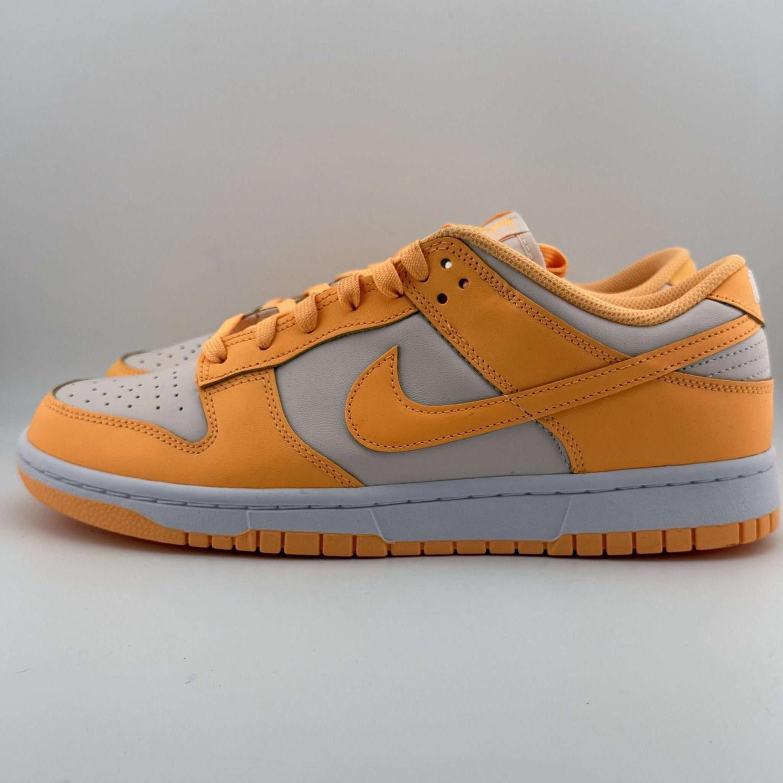 Nike og box Nike Dunk Peach Cream 9.5 Used OG Box D2380 Size US 9.5 / EU 42-43 - 2 Thumbnail