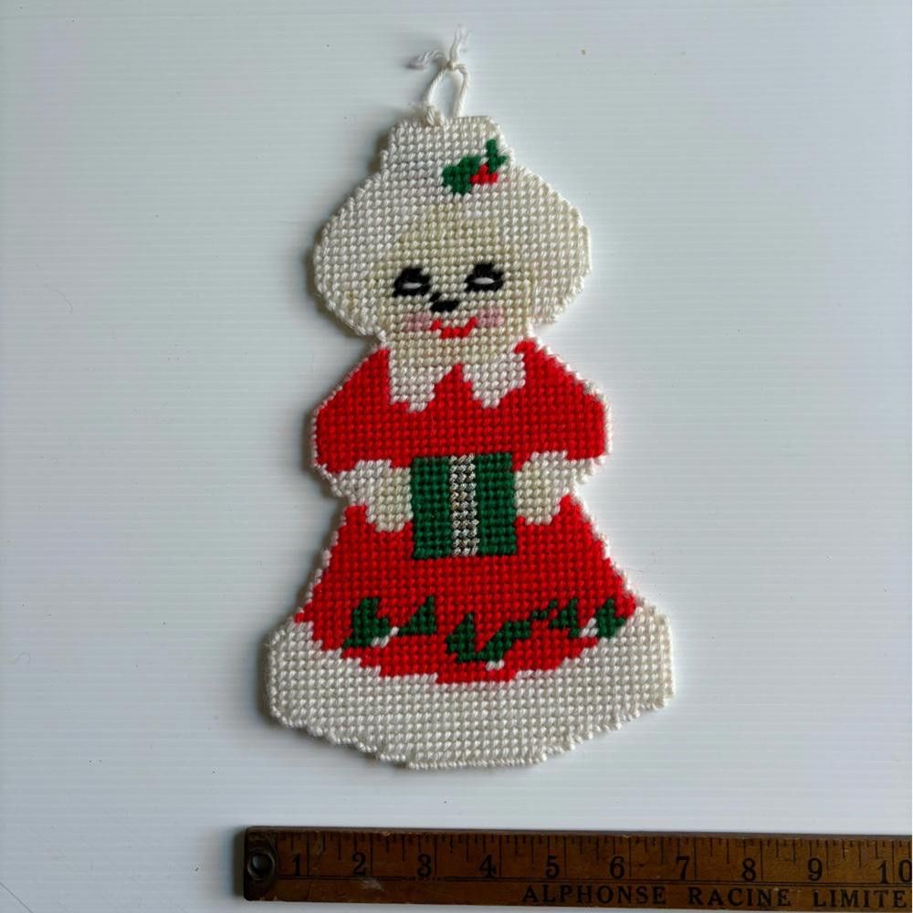 Designer Vintage Mrs. Claus Cross Stitch Christmas Ornament Size ONE SIZE - 4 Thumbnail