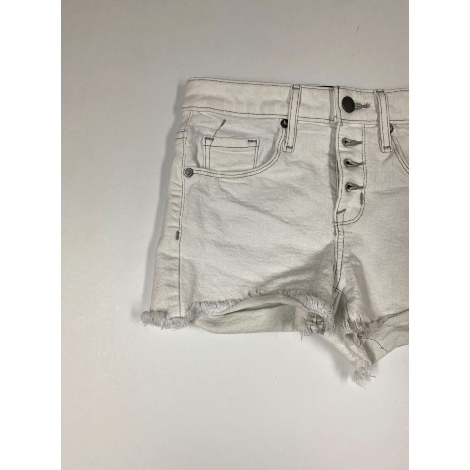 Mossimo Mossimo Womens Shorts 00 High Rise White Denim Cotton Blend Flat Front Zip Plaid Comfort Stretch Casual Regular Mid Rise Size 42" / US 20 - 3 Thumbnail