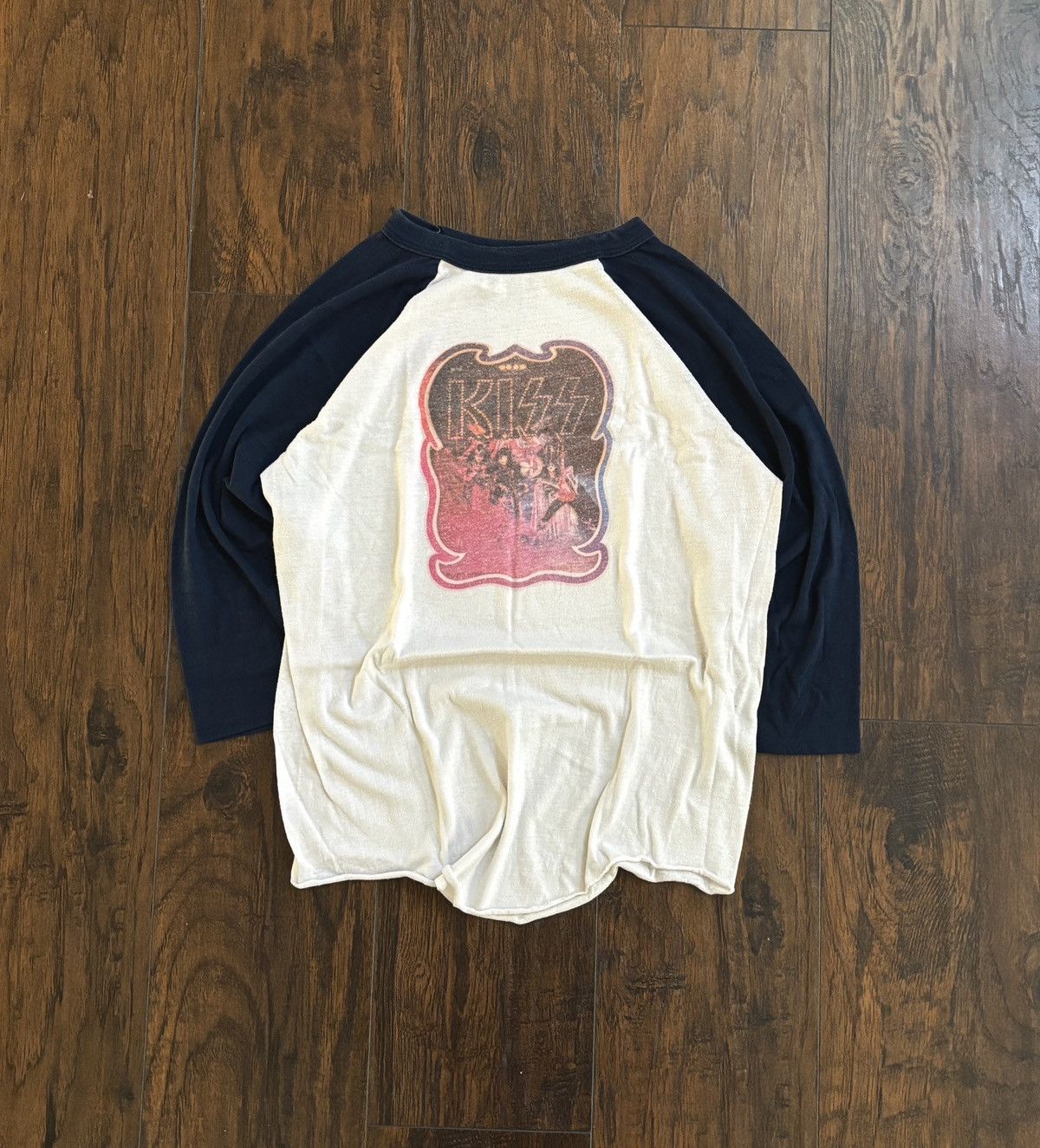 Band Tees Vintage 80s KISS band graphic raglan t shirt rare Size US M / EU 48-50 / 2 - 2 Thumbnail