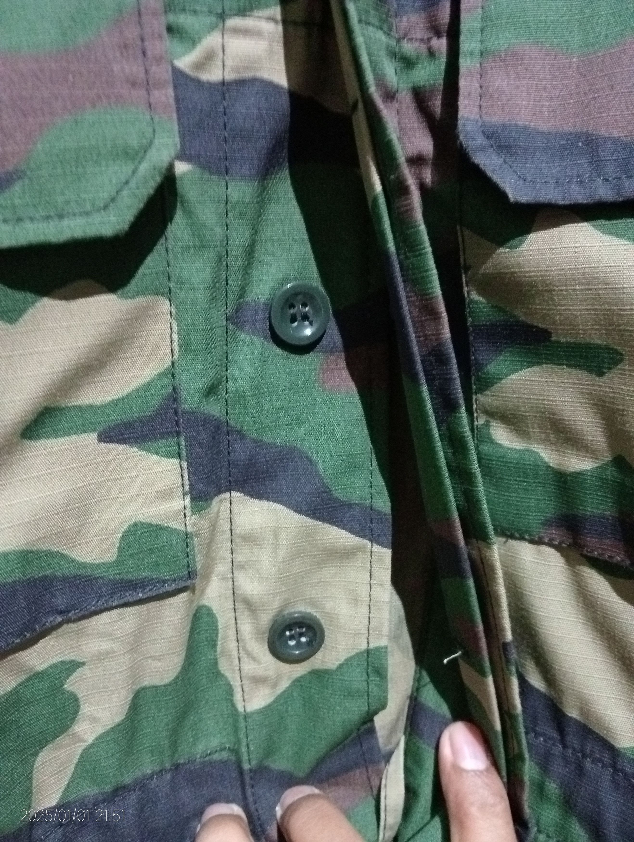 Vintage Vintage Camouflange Real Army Jacket Very Rare Size US L / EU 52-54 / 3 - 11 Thumbnail