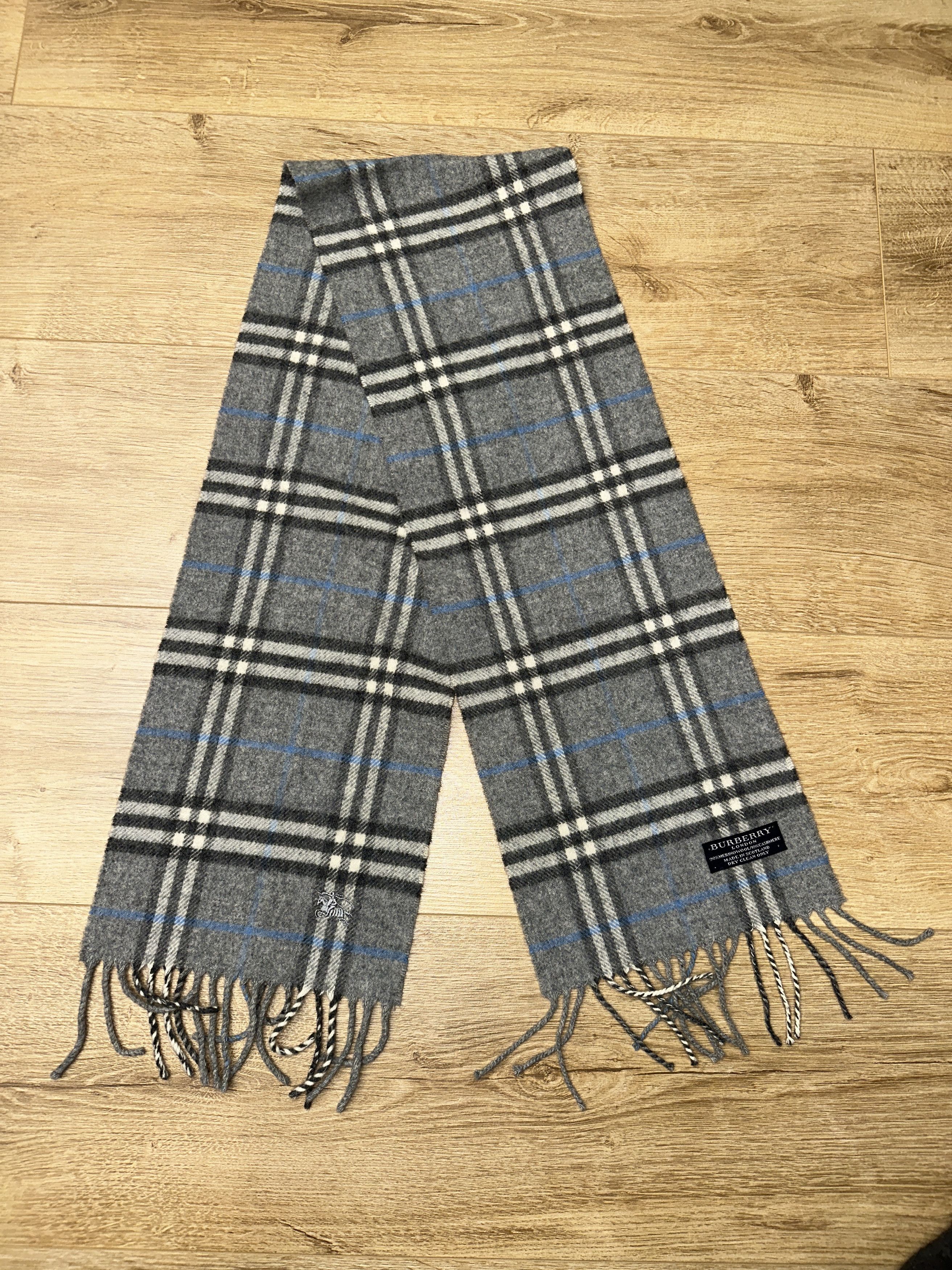 Burberry Burberry London Merino Cashmere Narrow Short Scarf 130 x 20 Size ONE SIZE - 2 Thumbnail