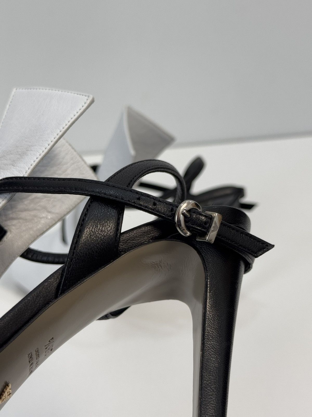 Armani Emporio Armani Leather heels White size 38.5 EU Size US 8.5 / IT 38.5 - 13 Thumbnail