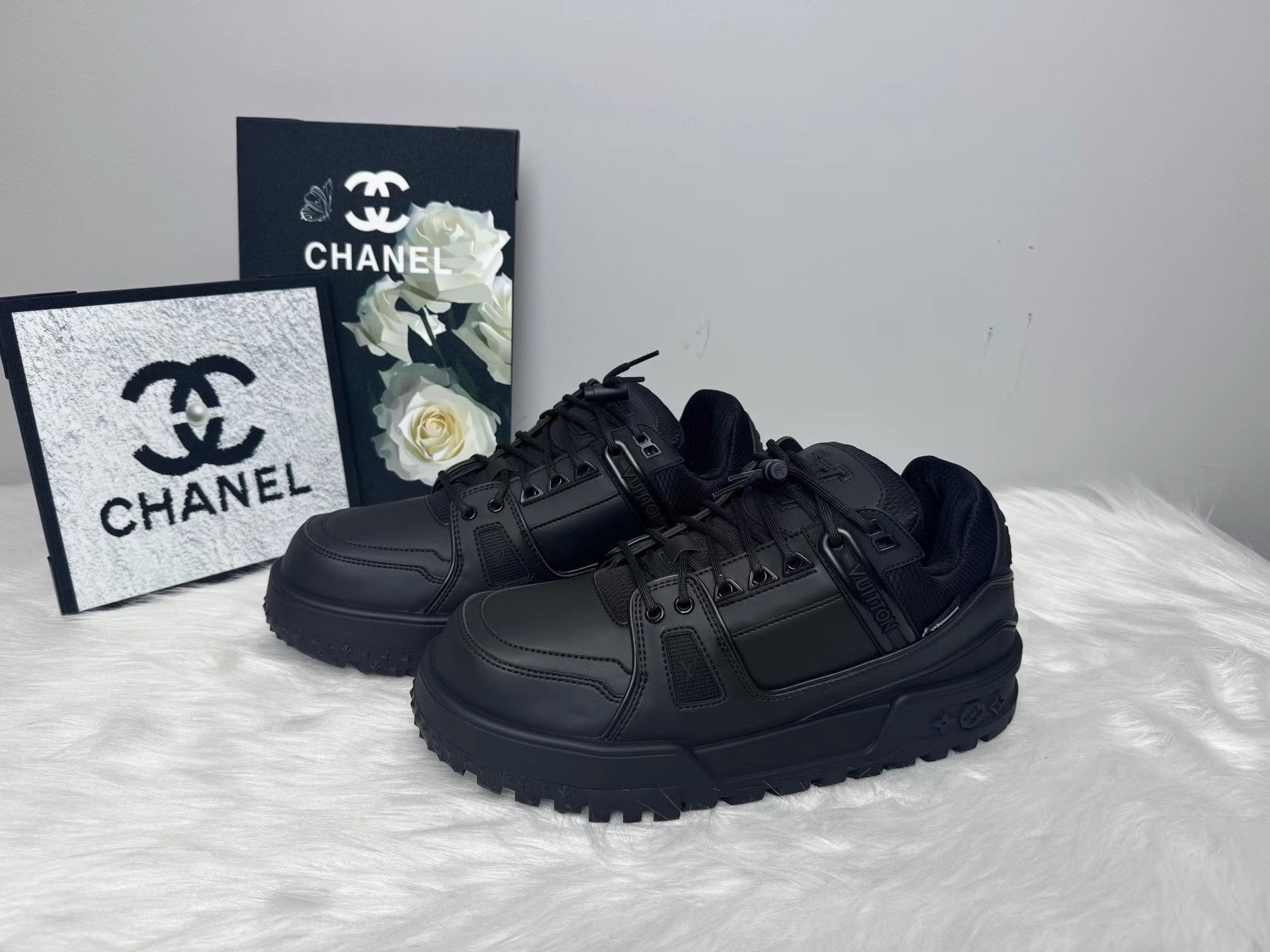 Louis Vuitton Louis Vuitton SKI Collection Trainer Maxi Sneaker K36 Size US 10 / EU 43 - 1 Thumbnail