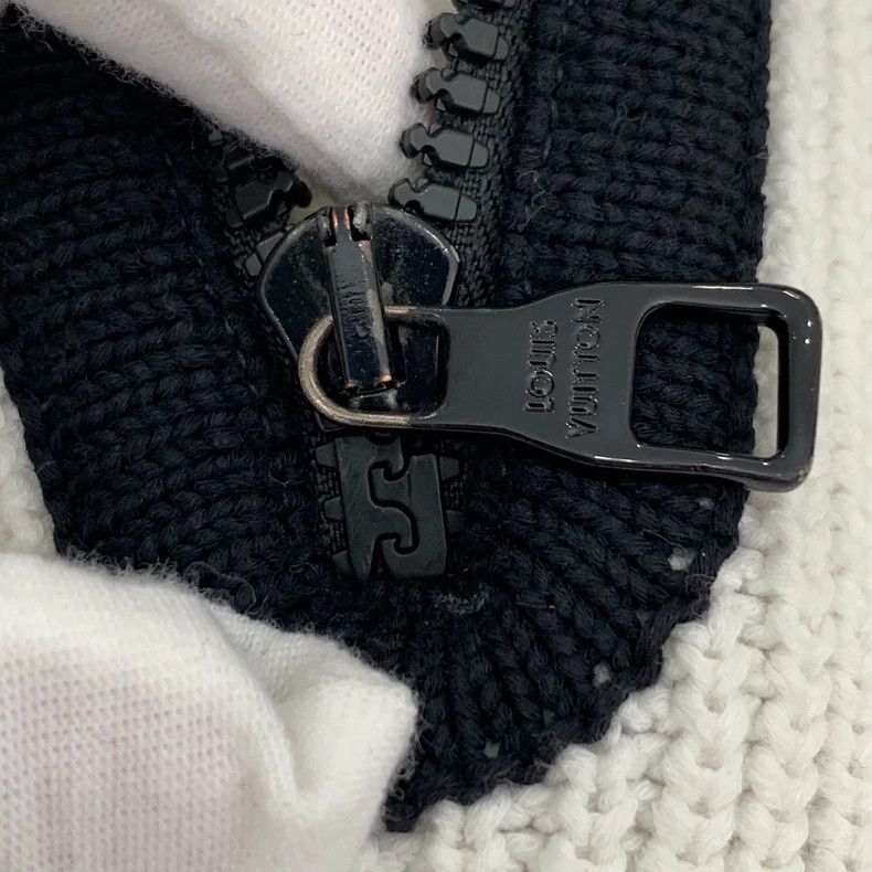 Louis Vuitton Louis Vuitton White logo embroidered semi-zippered cotton Size US S / EU 44-46 / 1 - 9 Thumbnail