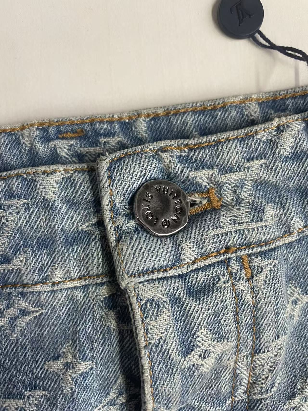 Louis Vuitton Louis Vuitton Graffiti Monogram Baggy Denim Jeans Size 30" / US 8 / IT 44 - 4 Thumbnail
