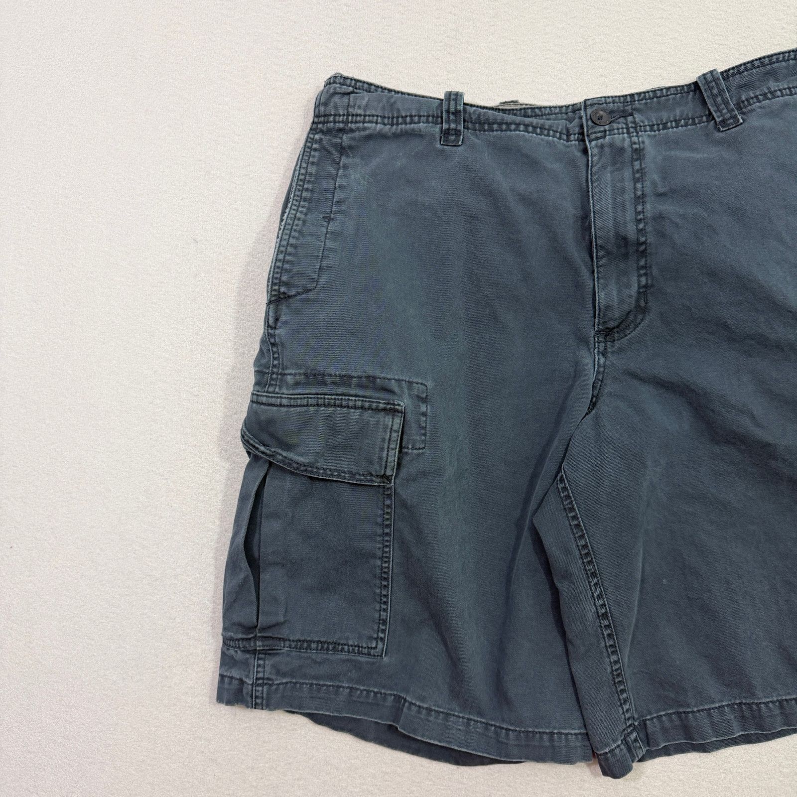 Old Navy Vintage Old Navy Cargo Shorts Men's 35 Blue 11" Inseam Size US 35 - 2 Thumbnail