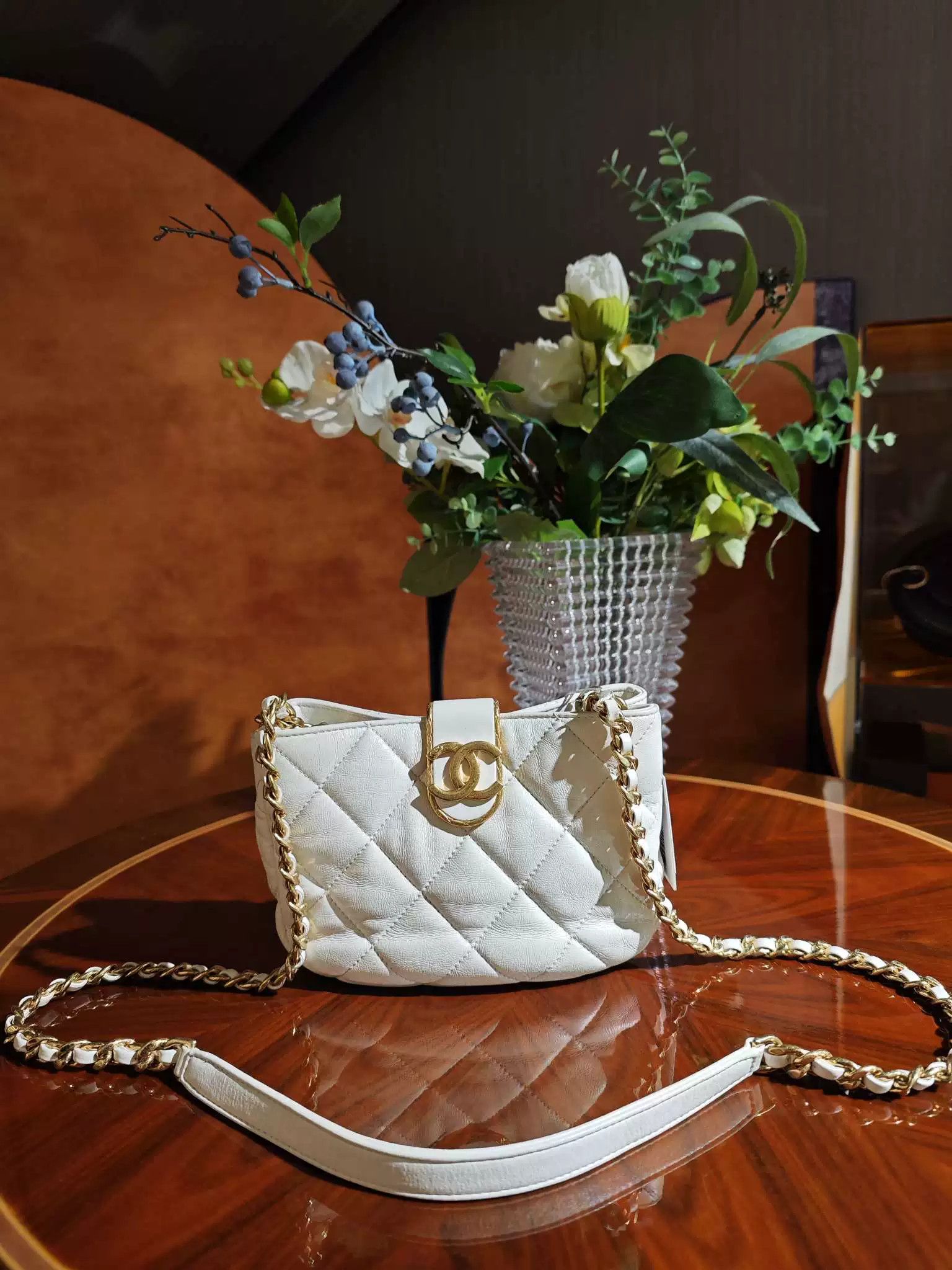 Chanel Pre-loved Bag Very good condition Size ONE SIZE - 1 Thumbnail