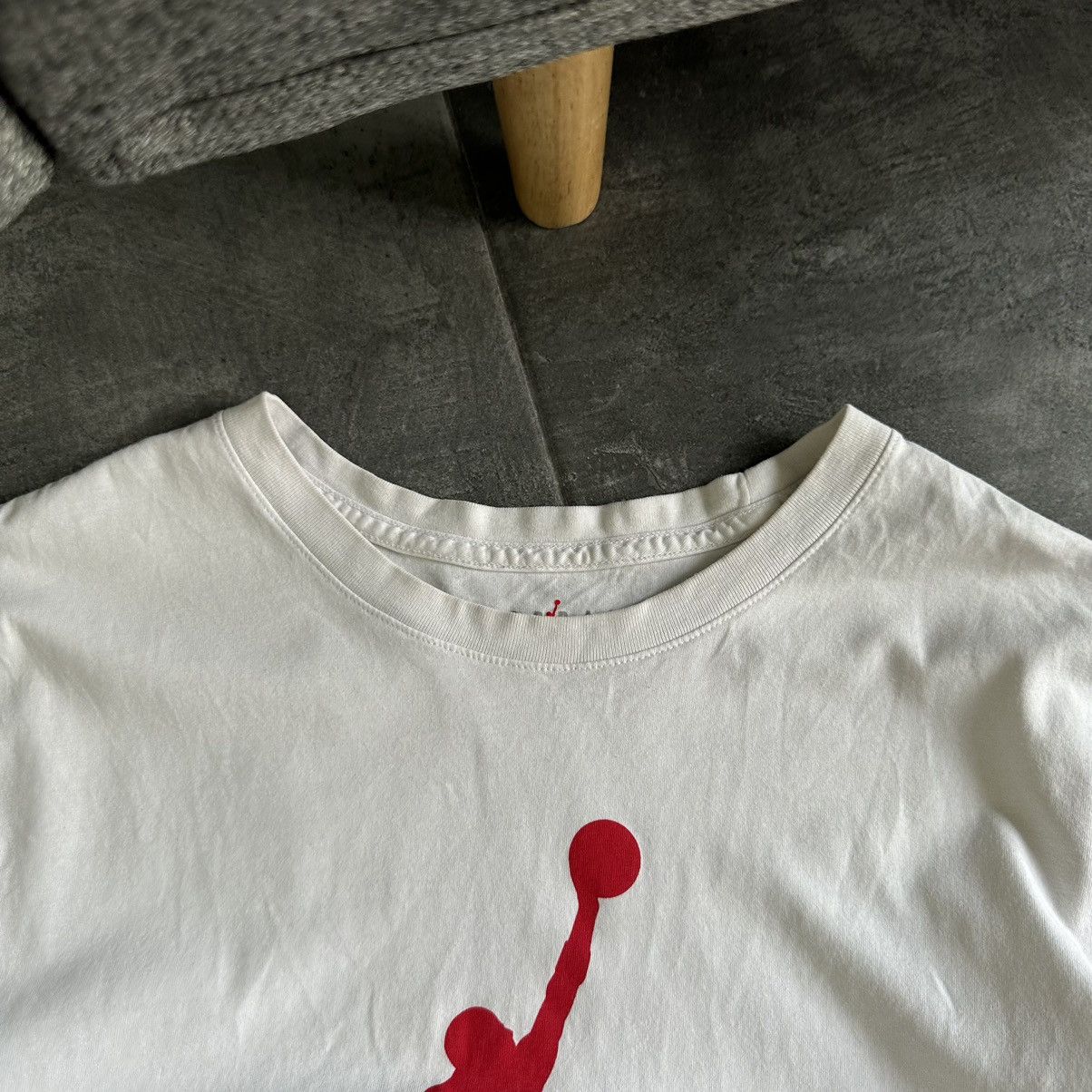 Jordan Brand Vintage Jordan T-shirts Big Logo Distressed Y2K 00s USA Size US XXL / EU 58 / 5 - 7 Thumbnail