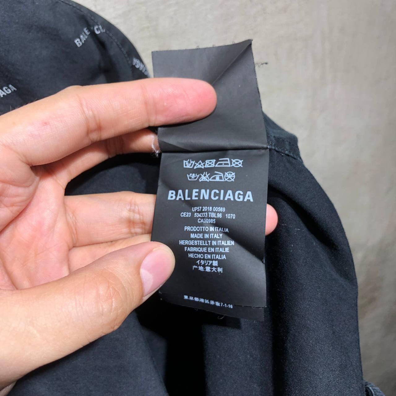 Balenciaga Balenciaga All over print logo button down L/S Size US XXL / EU 58 / 5 - 15 Thumbnail