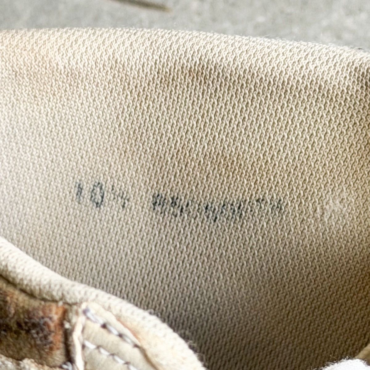 Nike THRASHED 1985 Neutral Grey Nike AIR JORDAN 1 High-Top Shoes Size US 10.5 / EU 43-44 - 11 Thumbnail