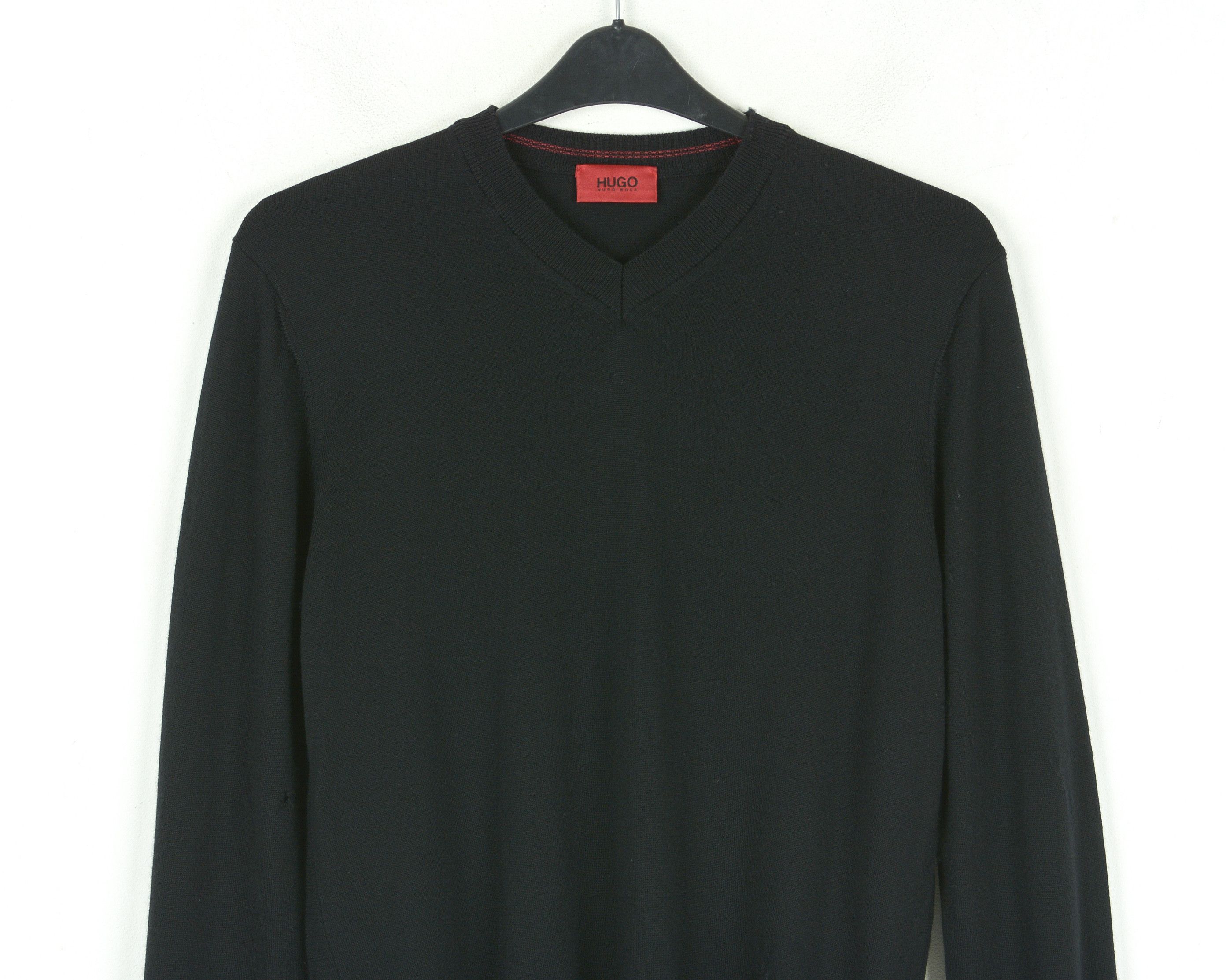 Hugo Boss Mens L Sweater Wool Knit Sweatshirt Jumper V-Neck Pullover Size US L / EU 52-54 / 3 - 2 Thumbnail