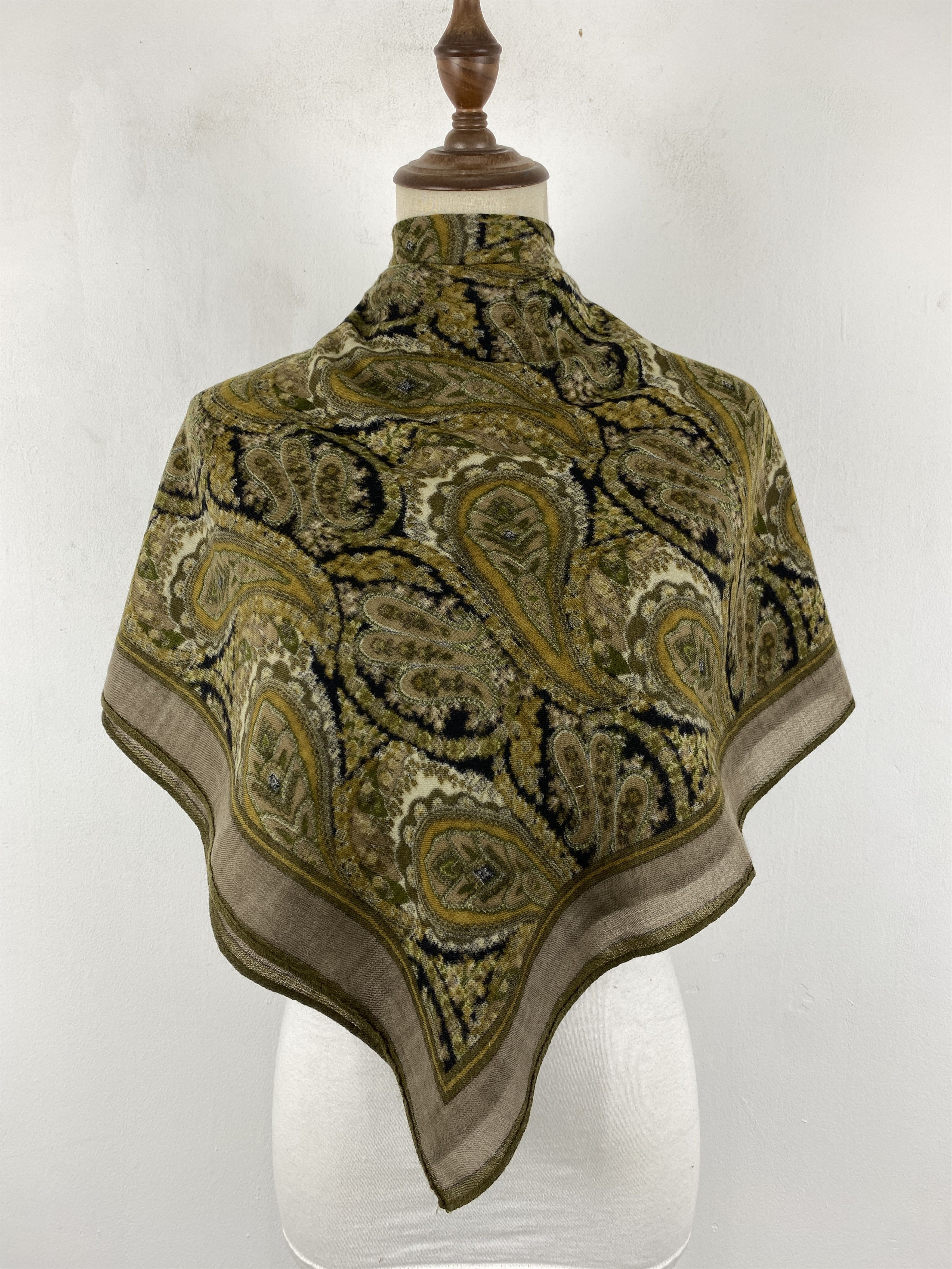 Vintage Paisley Design Wool Shawl Babushka head Scarf SN0042 Size ONE SIZE - 1 Thumbnail