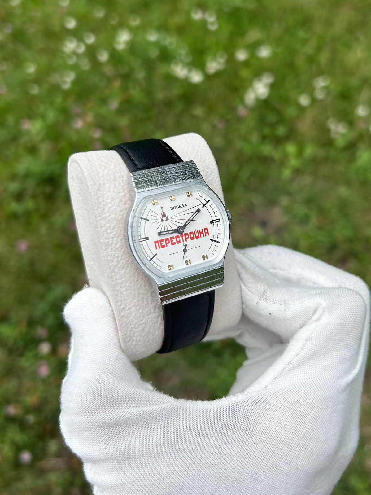 Vintage Vintage Watch Pobeda Soviet USSR Mechanical Authentic 1980s Size ONE SIZE - 13 Thumbnail