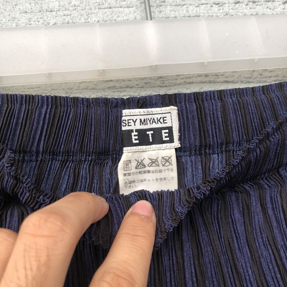 Issey Miyake Issey Miyake Fete Pleated Maxi Skirt Size 26" / US 2 / IT 38 - 4 Thumbnail