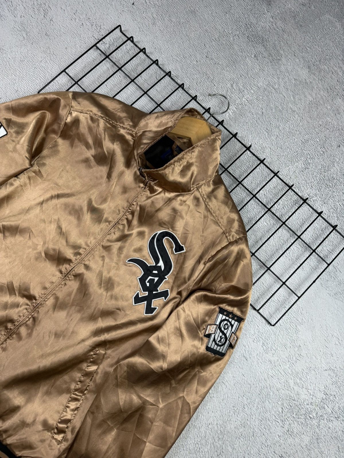 Majestic × Vintage Vintage Chicago Sox Majestic Gold Bomber Sport Jacket Size US L / EU 52-54 / 3 - 2 Thumbnail