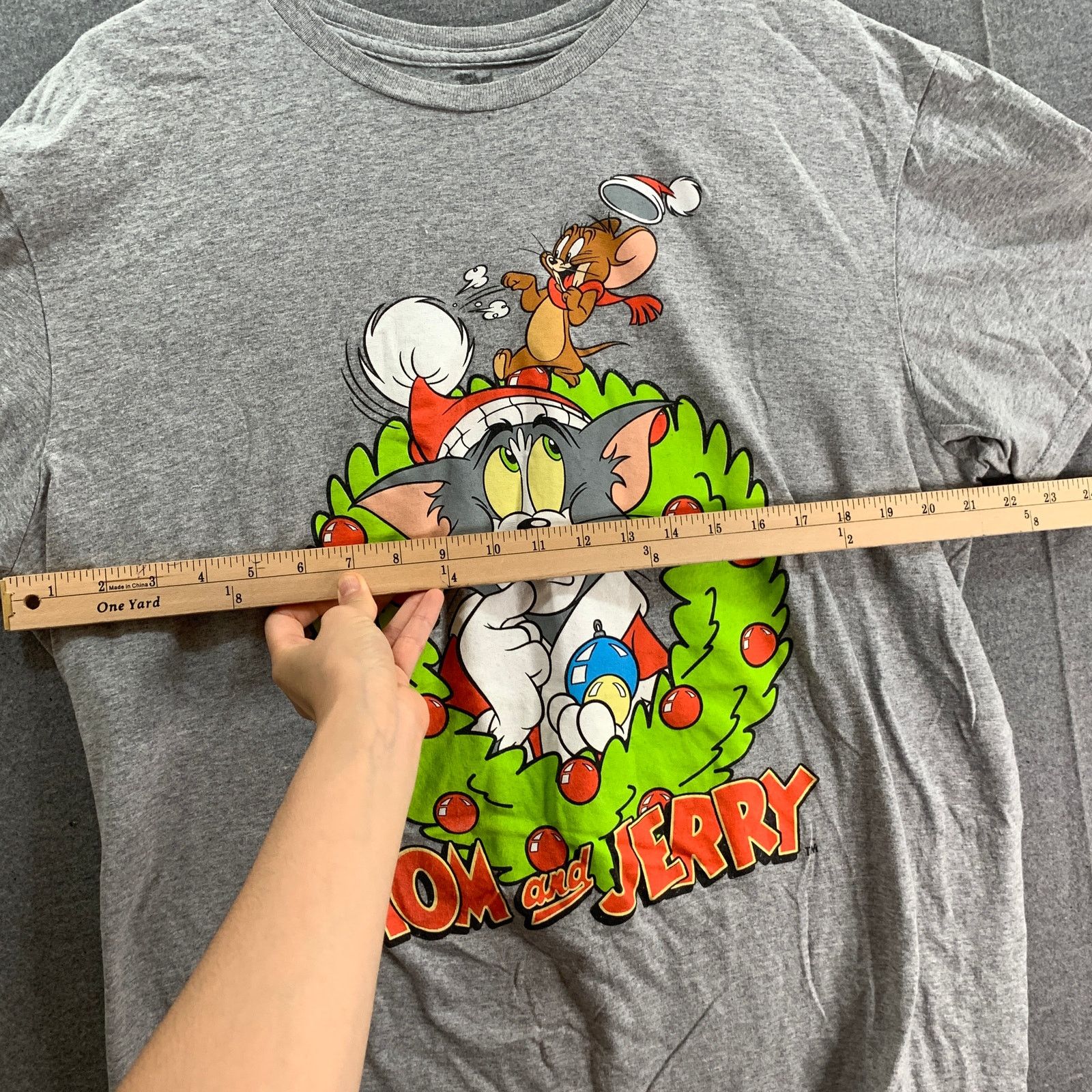 Other Tom & Jerry Christmas Shirt Adult Size XL Gray Short Sleeve Size US XL / EU 56 / 4 - 6 Thumbnail