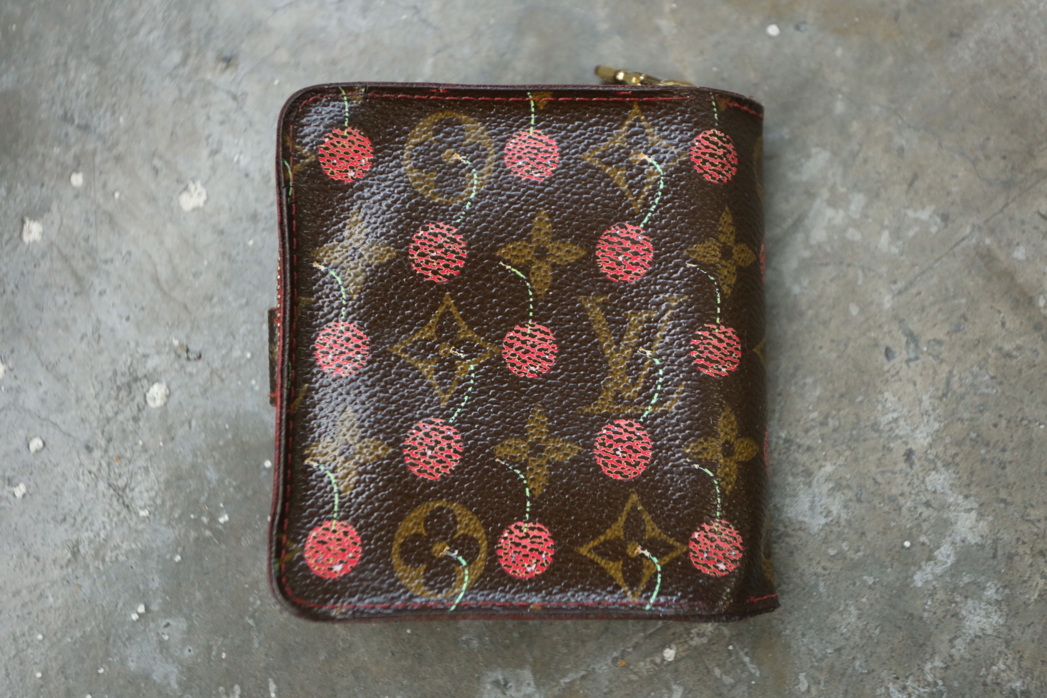 Louis Vuitton × Takashi Murakami LV - MJ - TM - S/S 05 - Cerise Monogram Compact Zip Wallet Size ONE SIZE - 2 Thumbnail