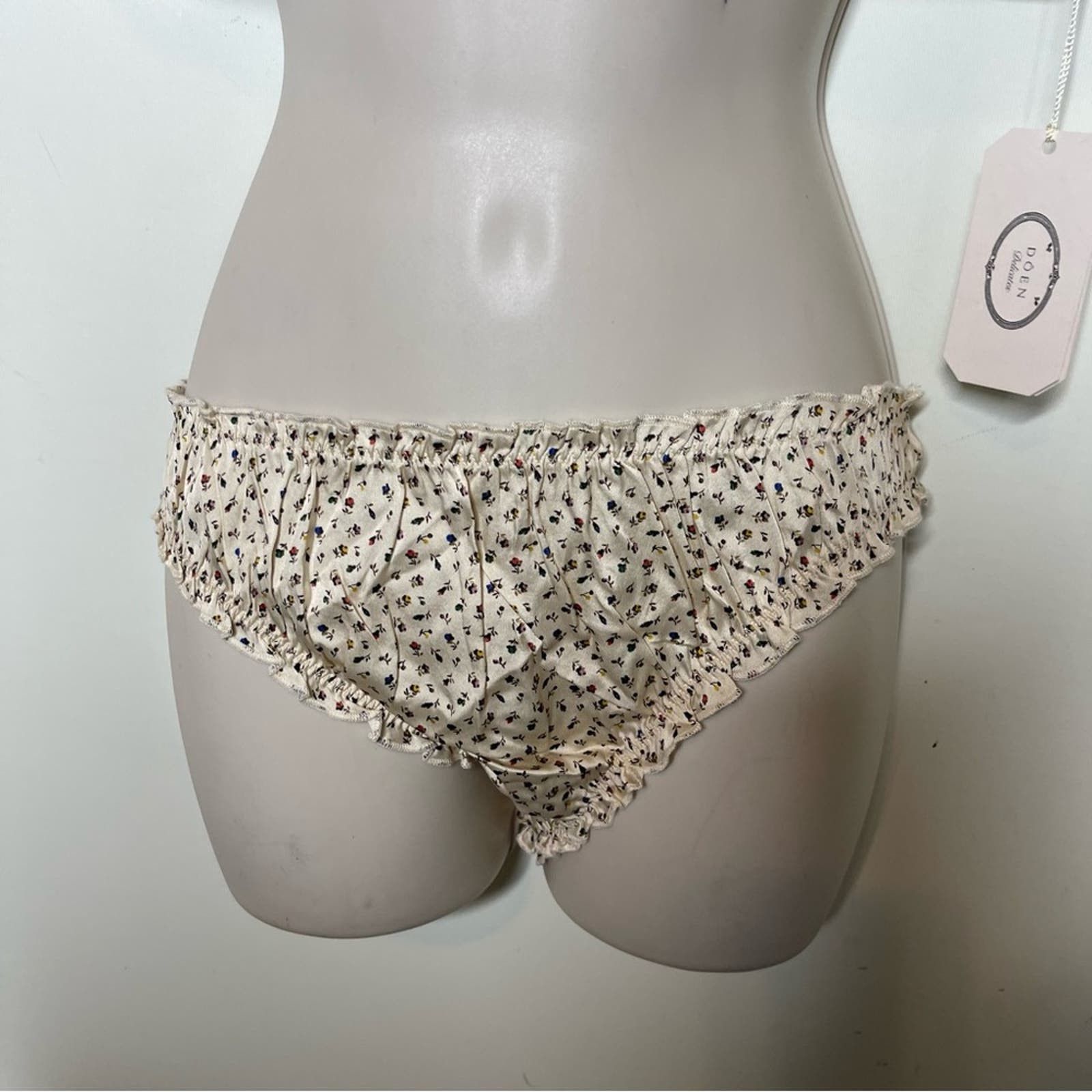 Doen Lucie Bralette Luda Brielf set 100% silk Sweet Clover