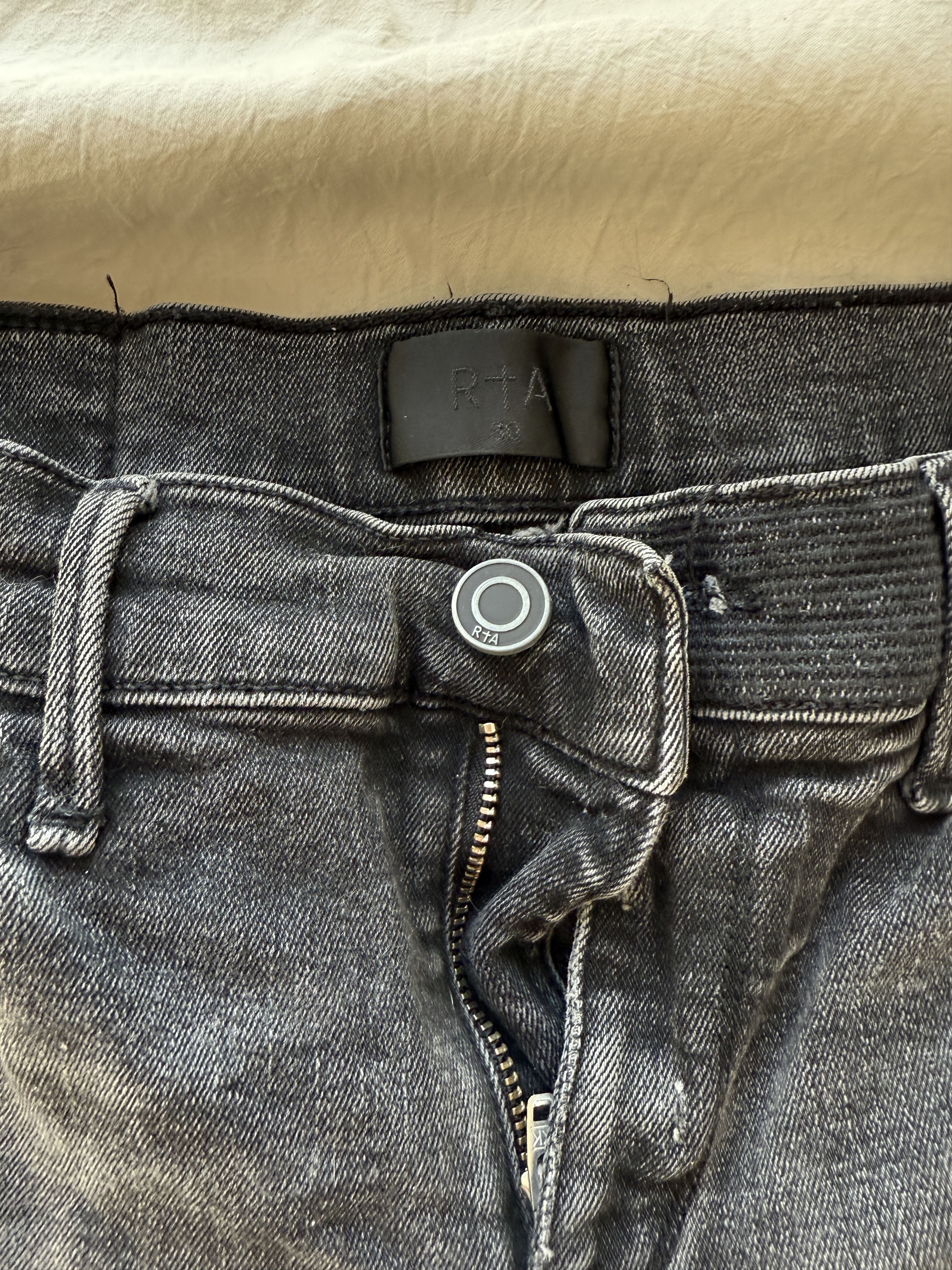 Rta BRYANT SKINNY JEAN | BLACK FADED DISTRESSED Size US 30 / EU 46 - 2 Thumbnail