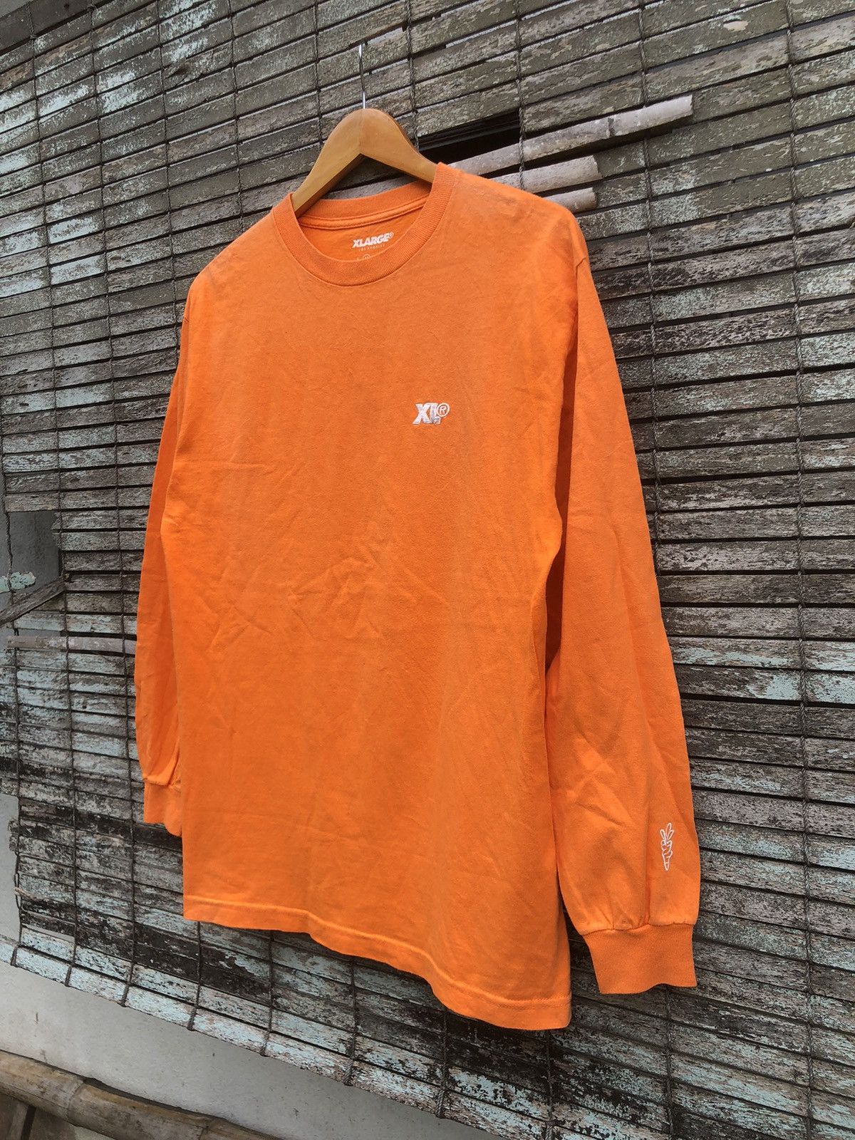 Xlarge Xlarge X Anwar Carrots Spellout Backhit L/S Tshirt Size US M / EU 48-50 / 2 - 7 Thumbnail