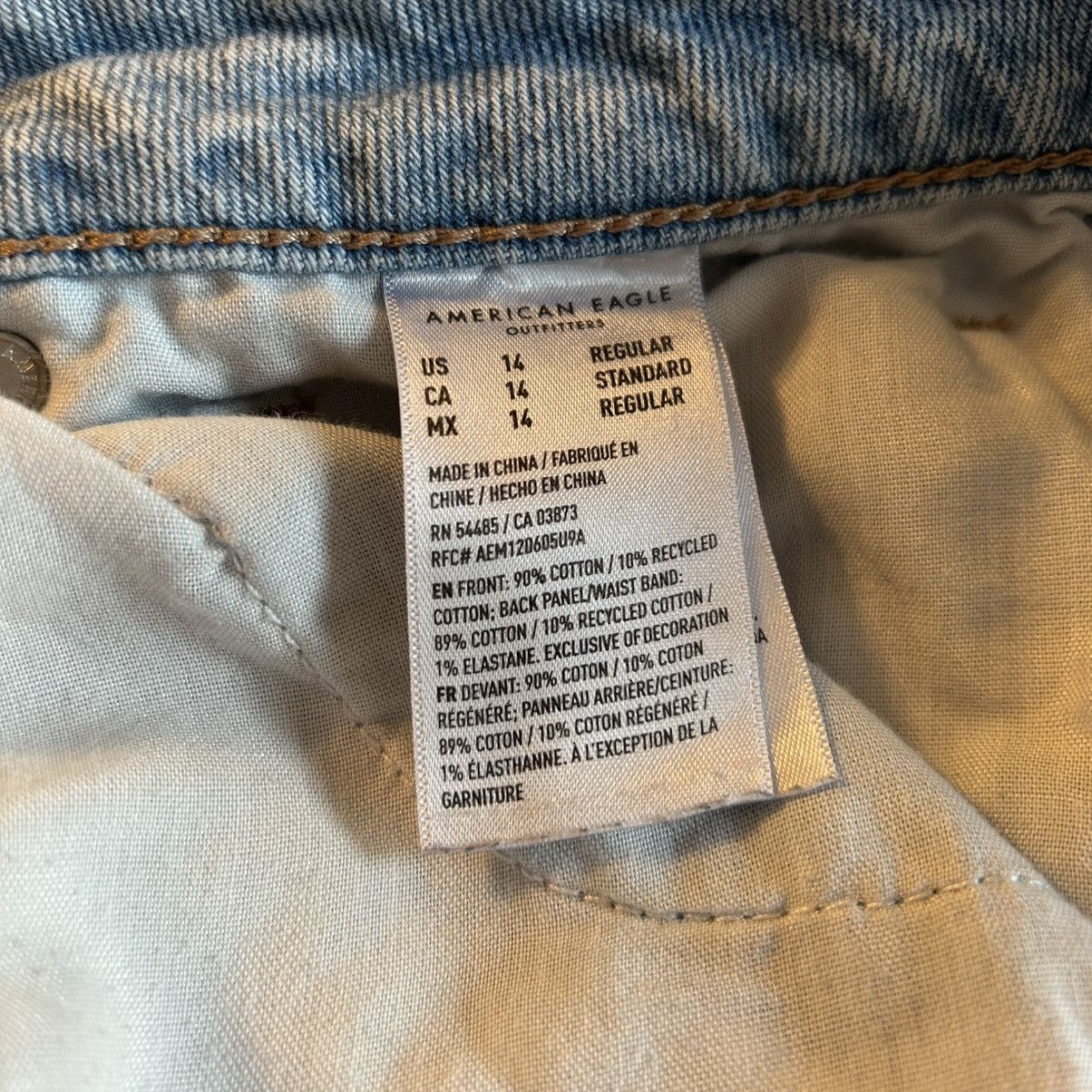 American Eagle Outfitters American Eagle Strigid light wash high rise distressed 14 Size 36" / US 14 / IT 50 - 5 Thumbnail