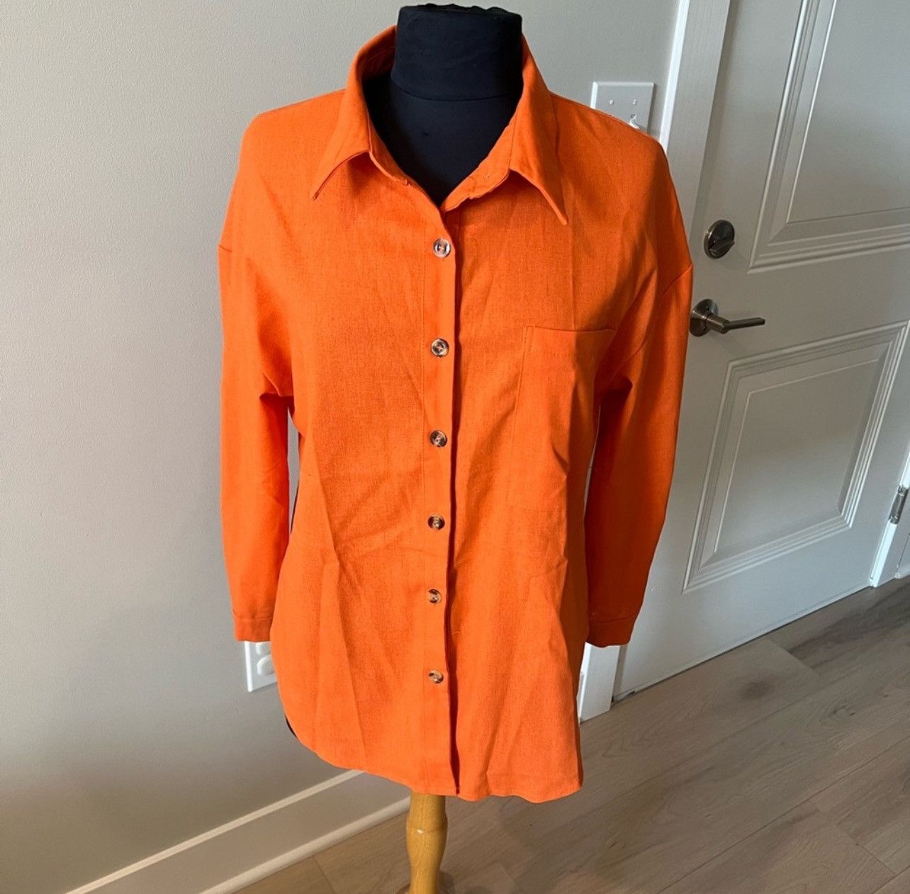 Other NWOT Ladies Orange Button Up Long Sleeve Blouse Shirt sx XL. Size XL / US 12-14 / IT 48-50 - 2 Thumbnail