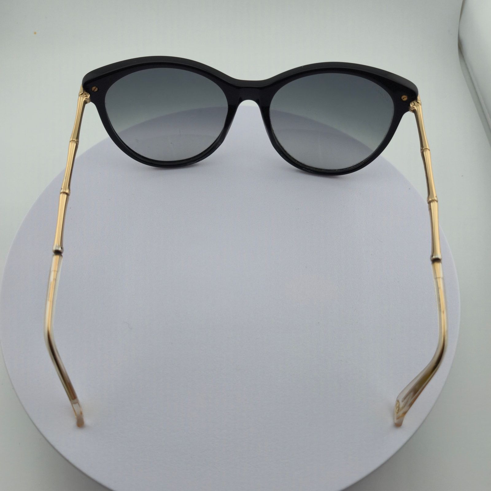 Vintage Gucci Black Cat Eye Frame Bamboo Temple Sunglasses display picture 3