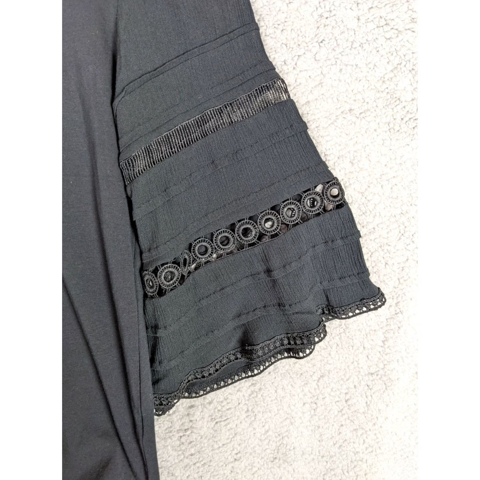 Anthropologie ANTHROPOLOGIE Blouse Women’s black lace bell sleeve V-Neck XS Size XS Regular Fit Casual Long Sleeve Wardrobe Basic Size XS / US 0-2 / IT 36-38 - 3 Thumbnail