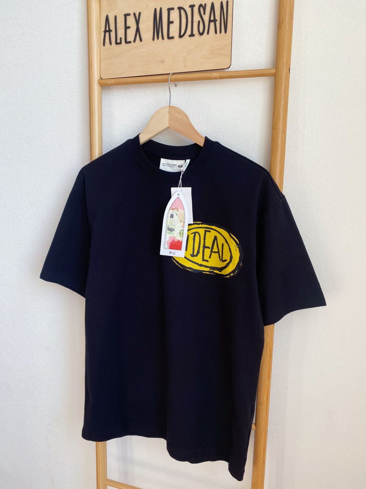 H&M × Jean-Michel Basquiat × Who Decides War WHO DECIDES WAR x BASQUIAT x H&M RELAXED FIT COTTON T-SHIRT Size US S / EU 44-46 / 1 - 2 Thumbnail