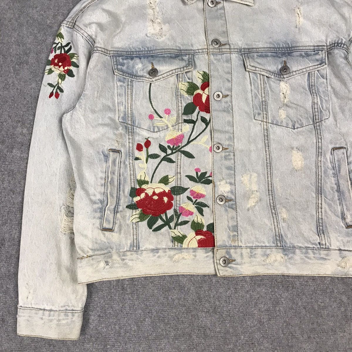 Designer × Zara ZARA MAN DENIM EMBROIDERY DESIGN DISTRESSED JACKET Size US L / EU 52-54 / 3 - 3 Thumbnail