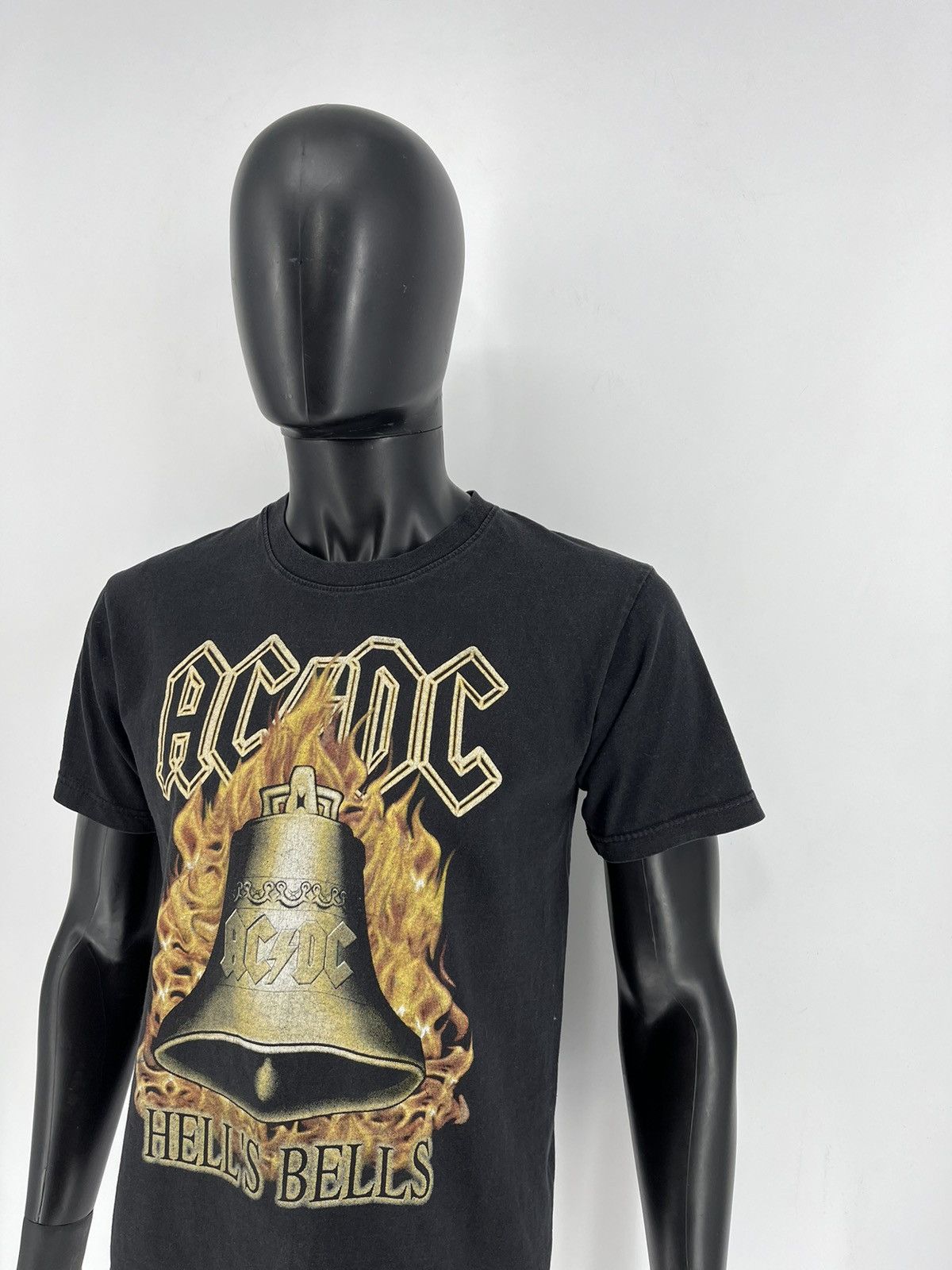 AC/DC × Band Tees × Vintage Vintage Y2k ACDC Hells Bells heavy metal rock t shirt like Size US S / EU 44-46 / 1 - 4 Thumbnail